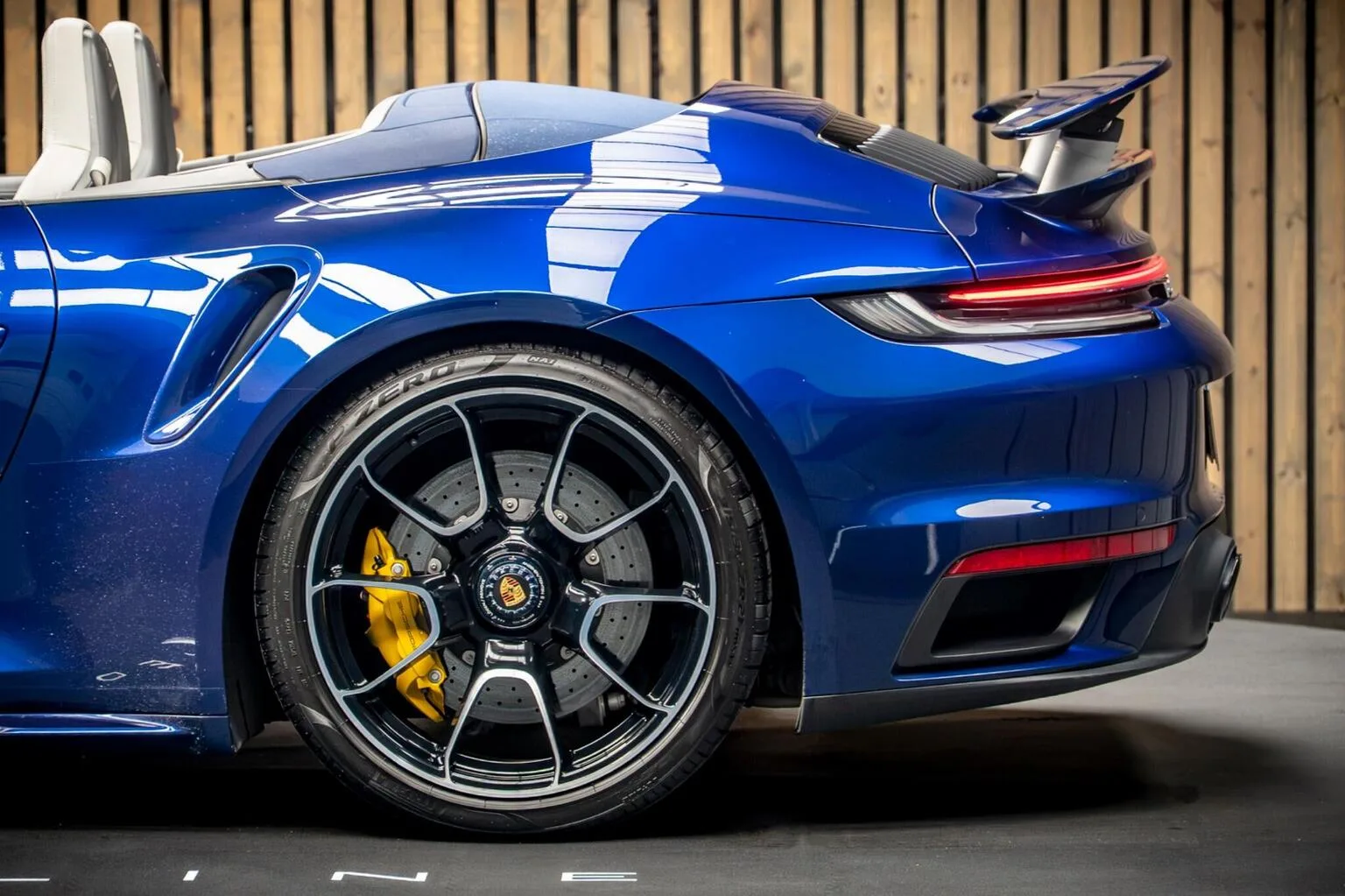2023 Porsche 911 Turbo S Cabriolet, 17/30
