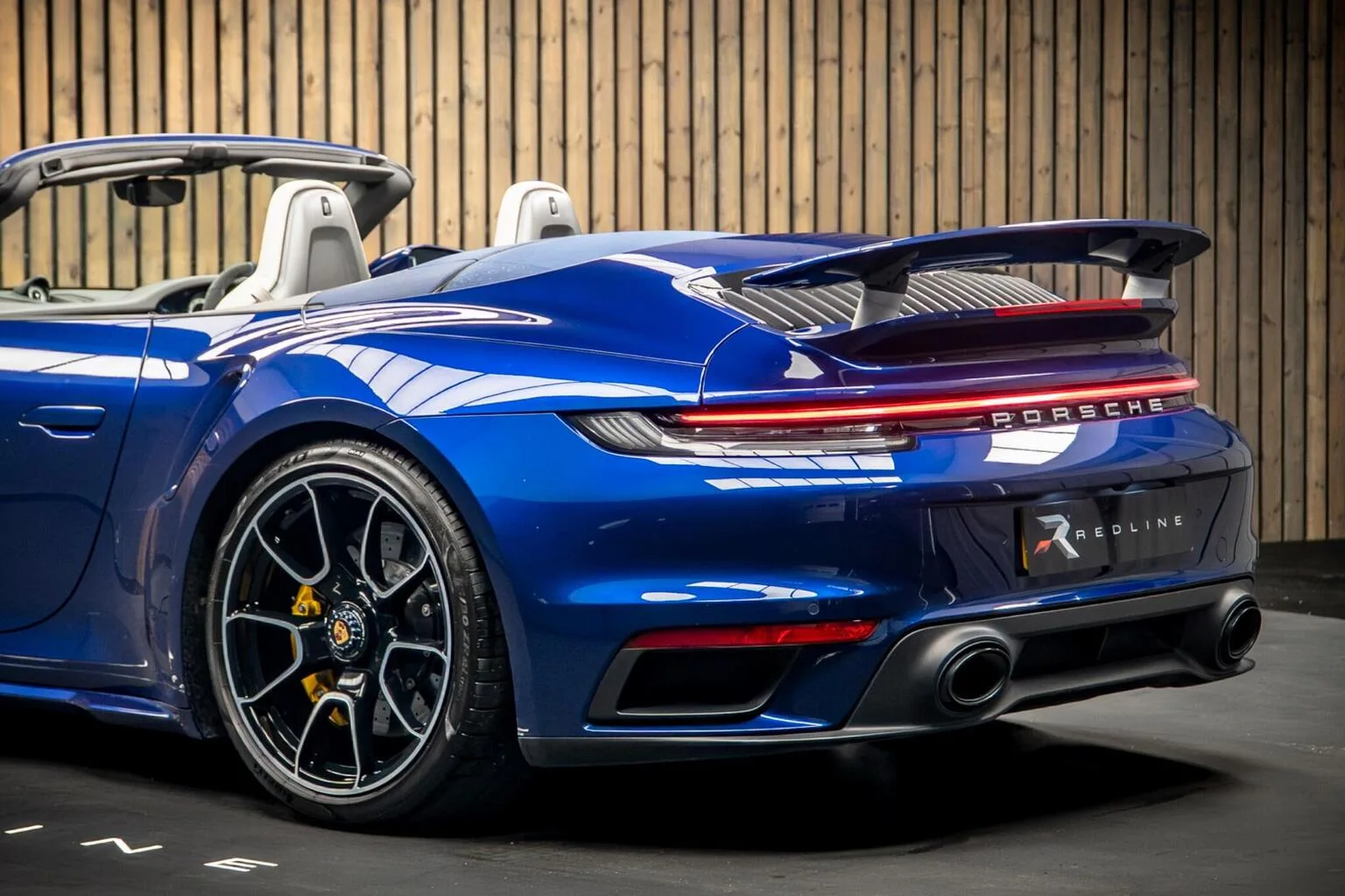 2023 Porsche 911 Turbo S Cabriolet, 18/30