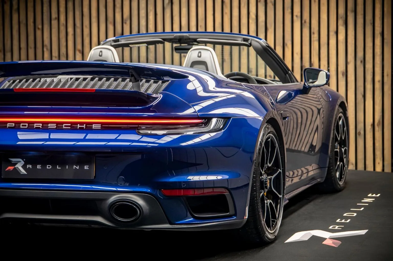 2023 Porsche 911 Turbo S Cabriolet, 21/30