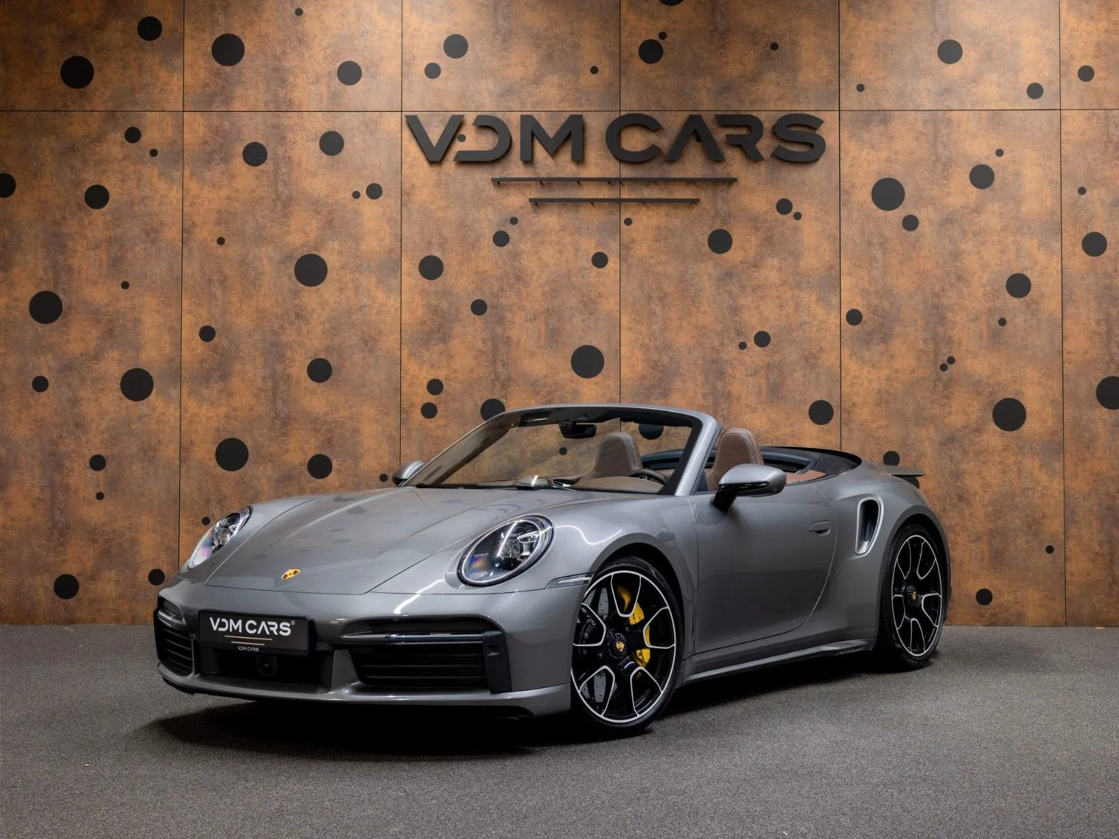 2023 Porsche 911 Turbo S Cabriolet proposée par un spécialiste de la supercar à Gronau, Allemagne, photo principale