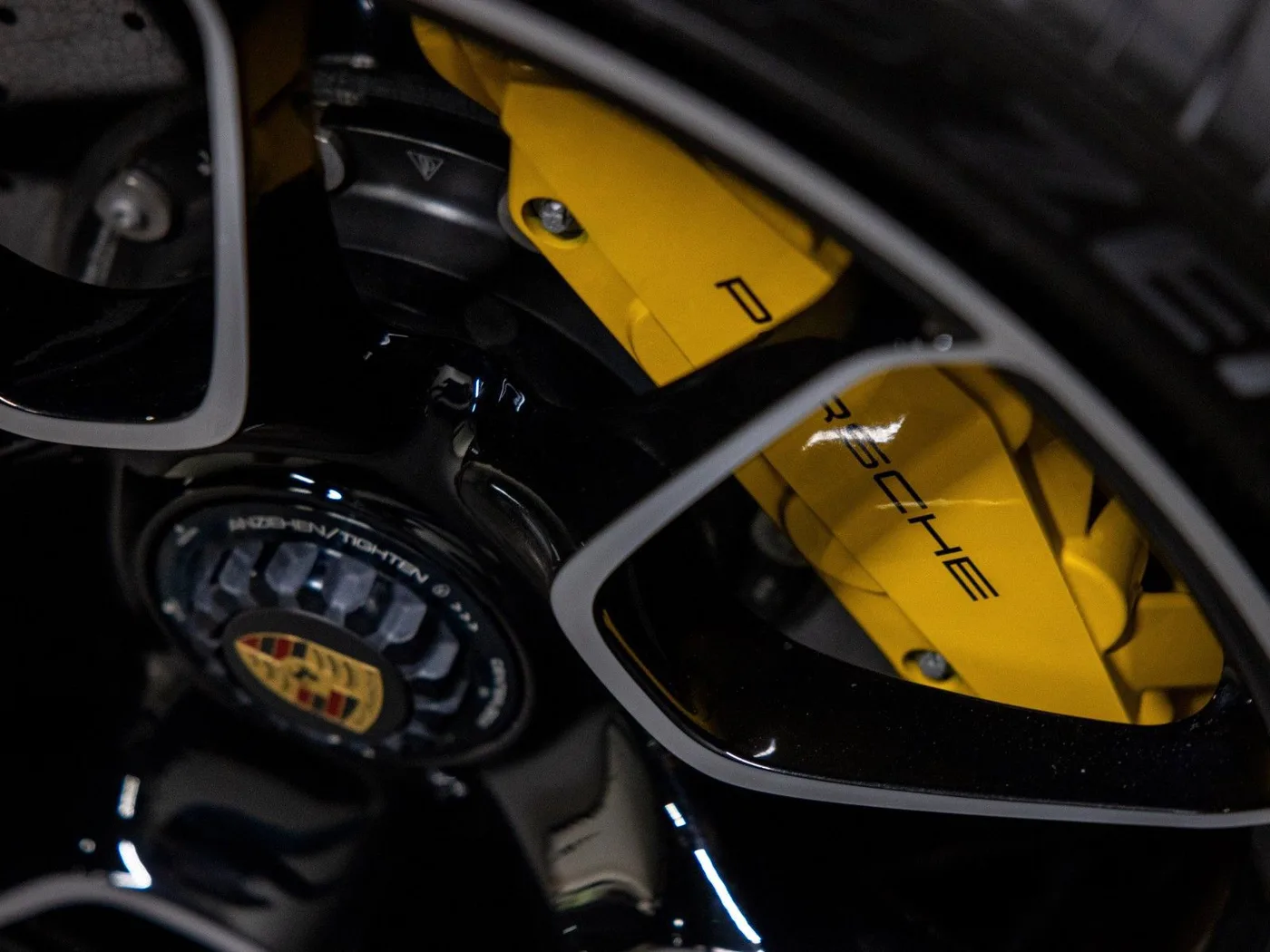 2023 Porsche 911 Turbo S Cabriolet proposée par un spécialiste de la supercar à Gronau, Allemagne, photo 11 sur 25