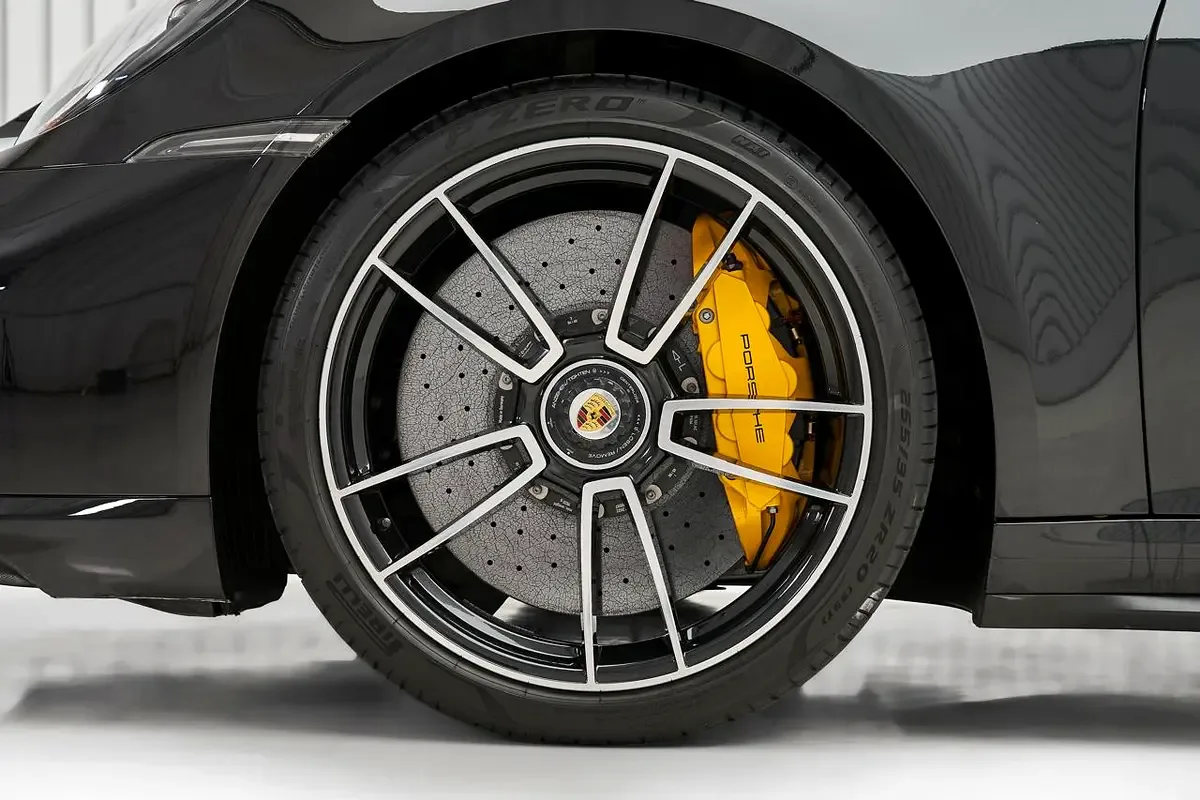 2023 Porsche 911 Turbo S Cabriolet, 9/12