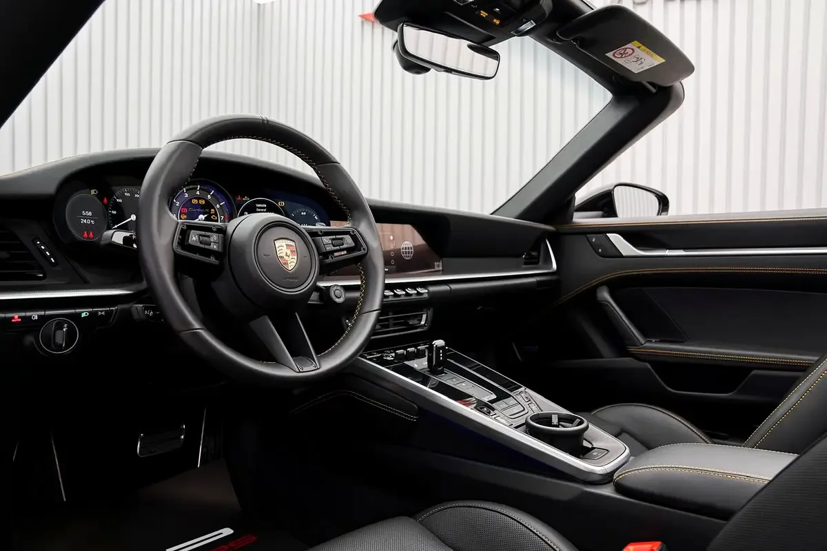 2023 Porsche 911 Turbo S Cabriolet, 10/12
