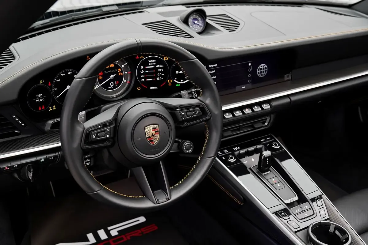 2023 Porsche 911 Turbo S Cabriolet, 11/12