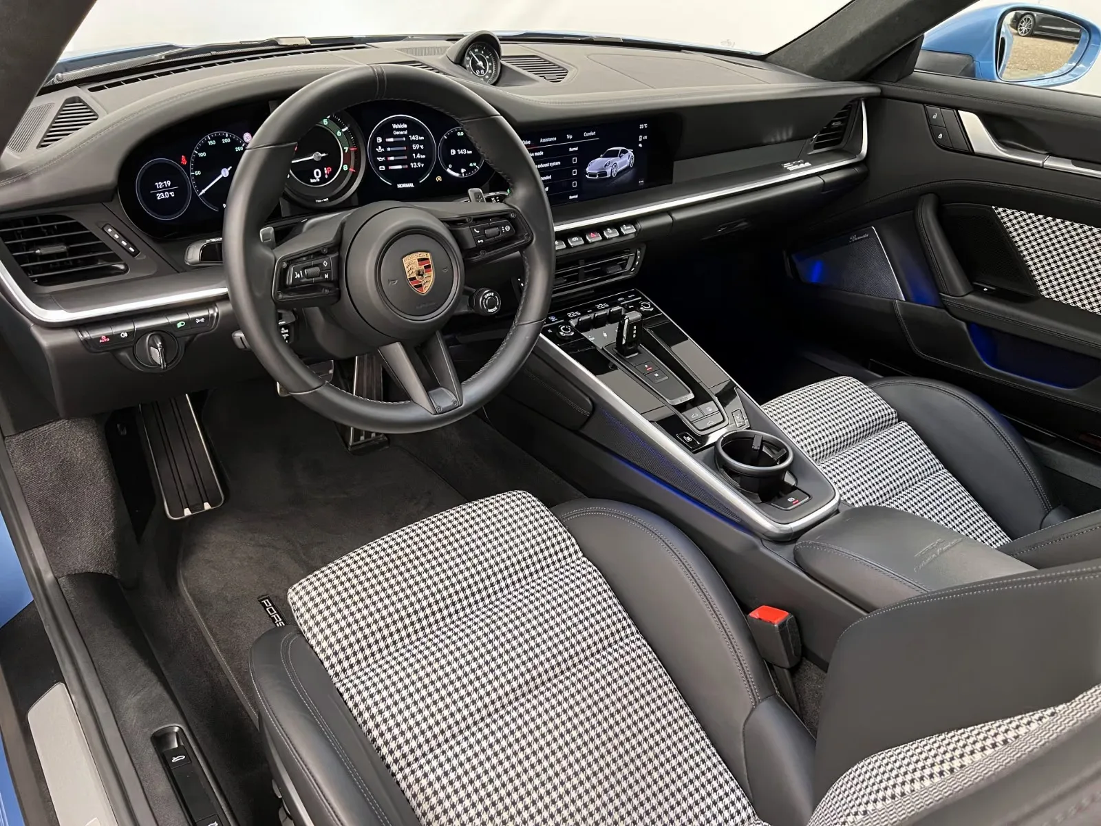2023 Porsche 911 Turbo S, 11/27