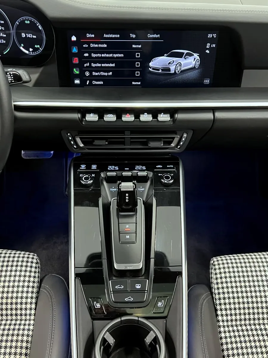 2023 Porsche 911 Turbo S, 19/27