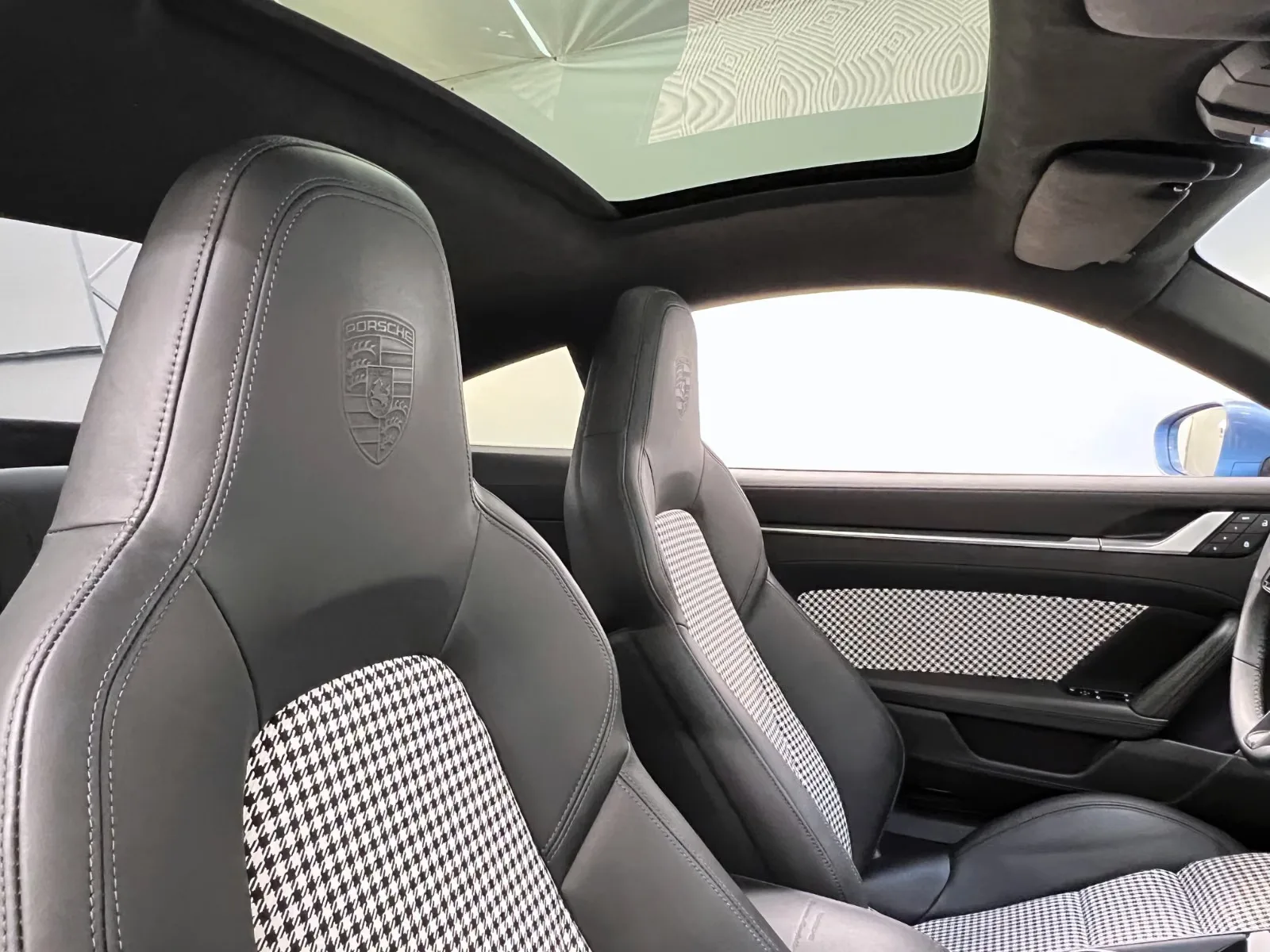 2023 Porsche 911 Turbo S, 22/27