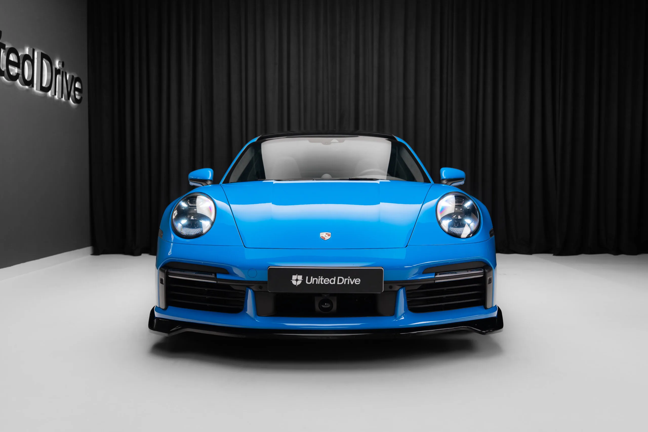 2023 Porsche 911 Turbo S, 2/30