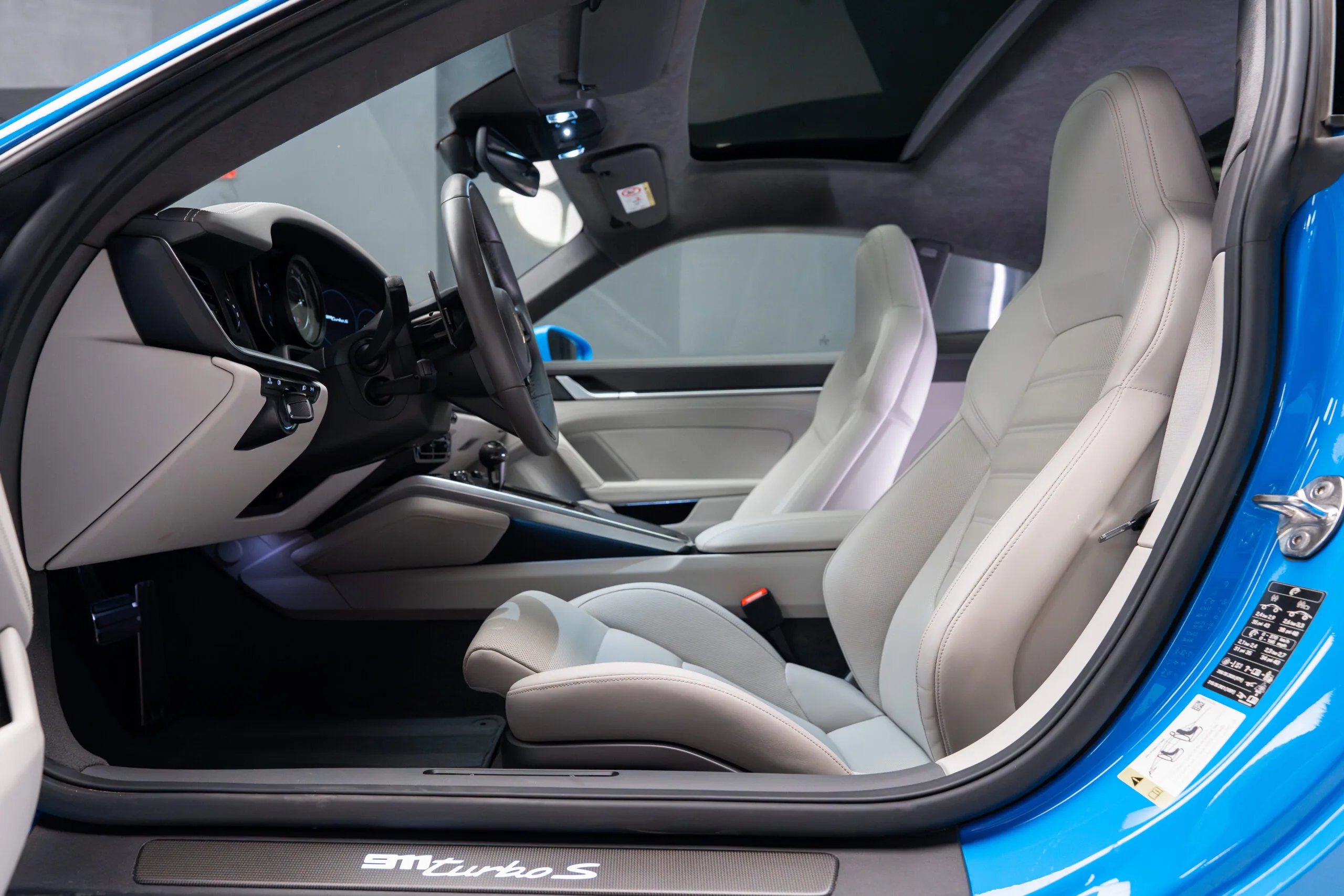 2023 Porsche 911 Turbo S, 15/30