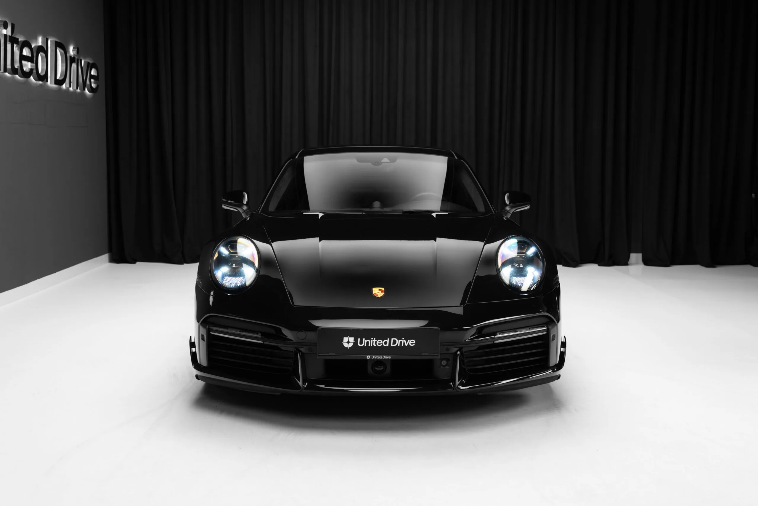 2023 Porsche 911 Turbo S, 2/30