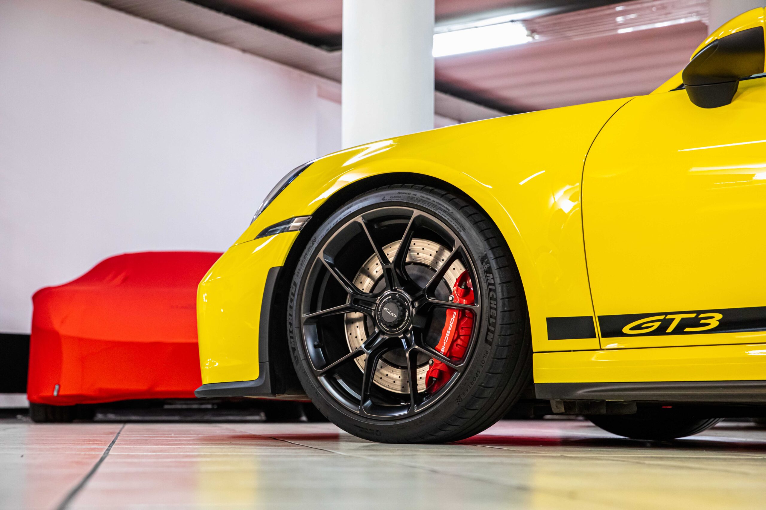 2023 Porsche 911 GT3 offered by a specialist dealer in Milan, Italy, photo 3 of 20