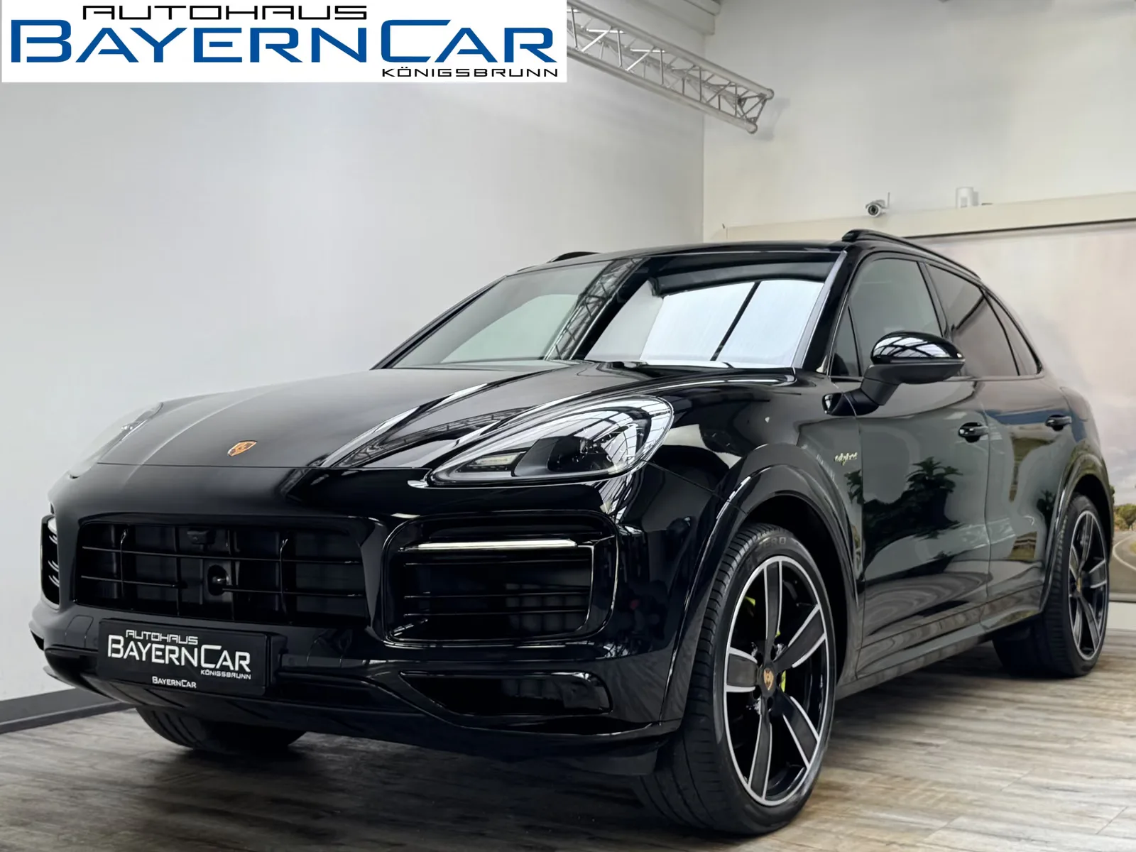 2023 Porsche Cayenne E-Hybrid Platinum Edition angeboten von einem Fachhändler in Königsbrunn, Deutschland, Hauptfoto
