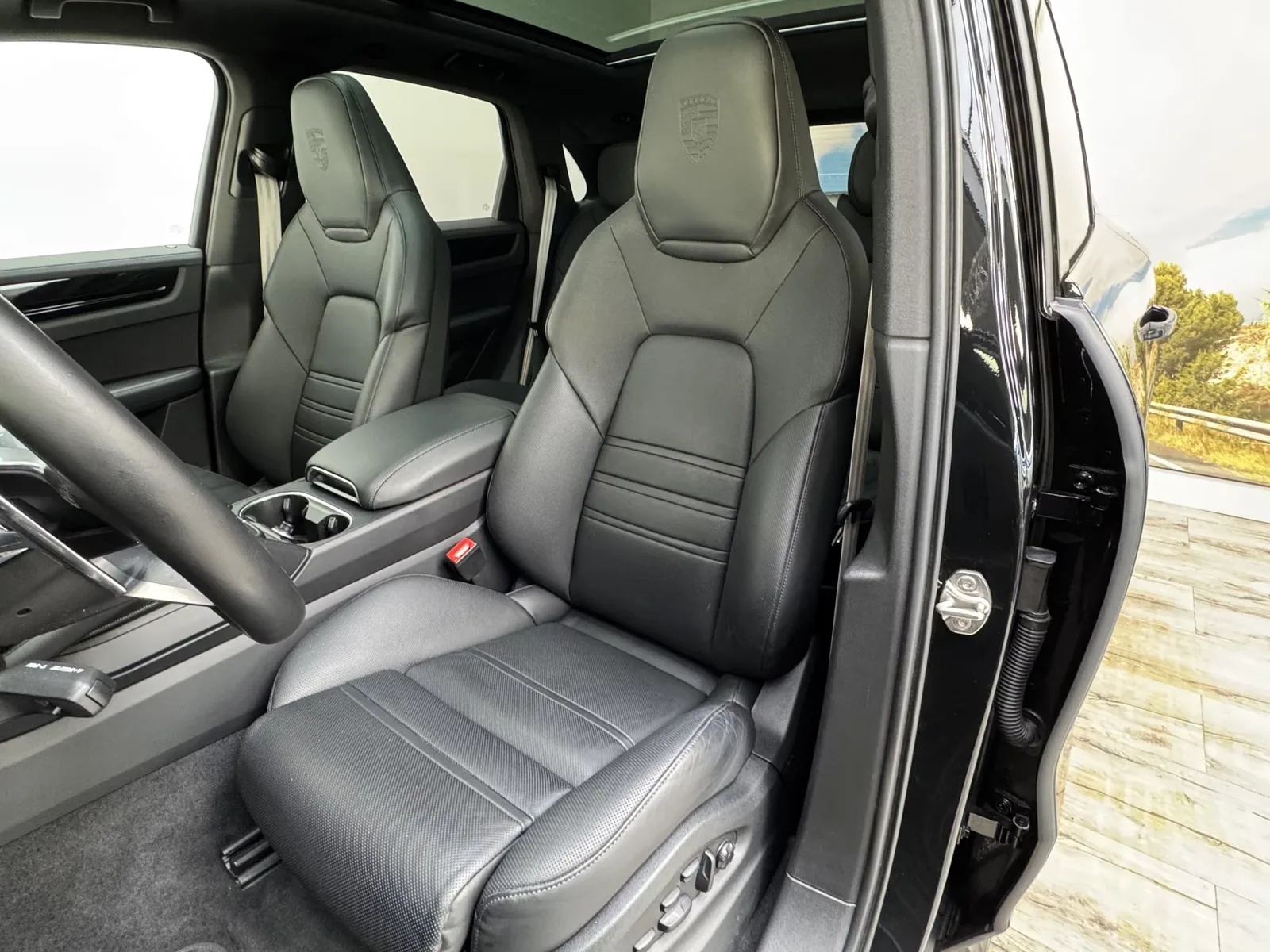 2023 Porsche Cayenne E-Hybrid Platinum Edition, 14/30