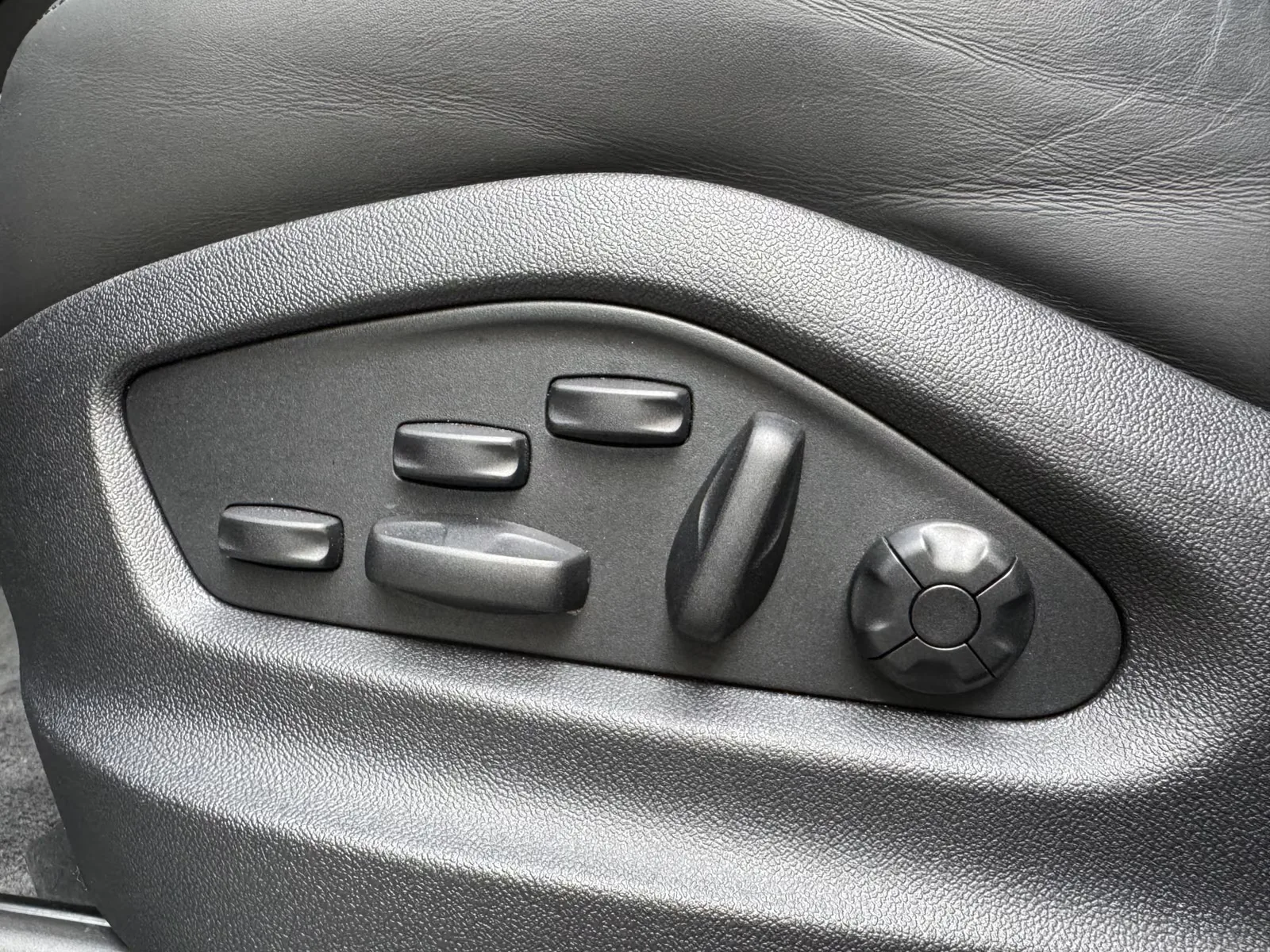 2023 Porsche Cayenne E-Hybrid Platinum Edition, 15/30