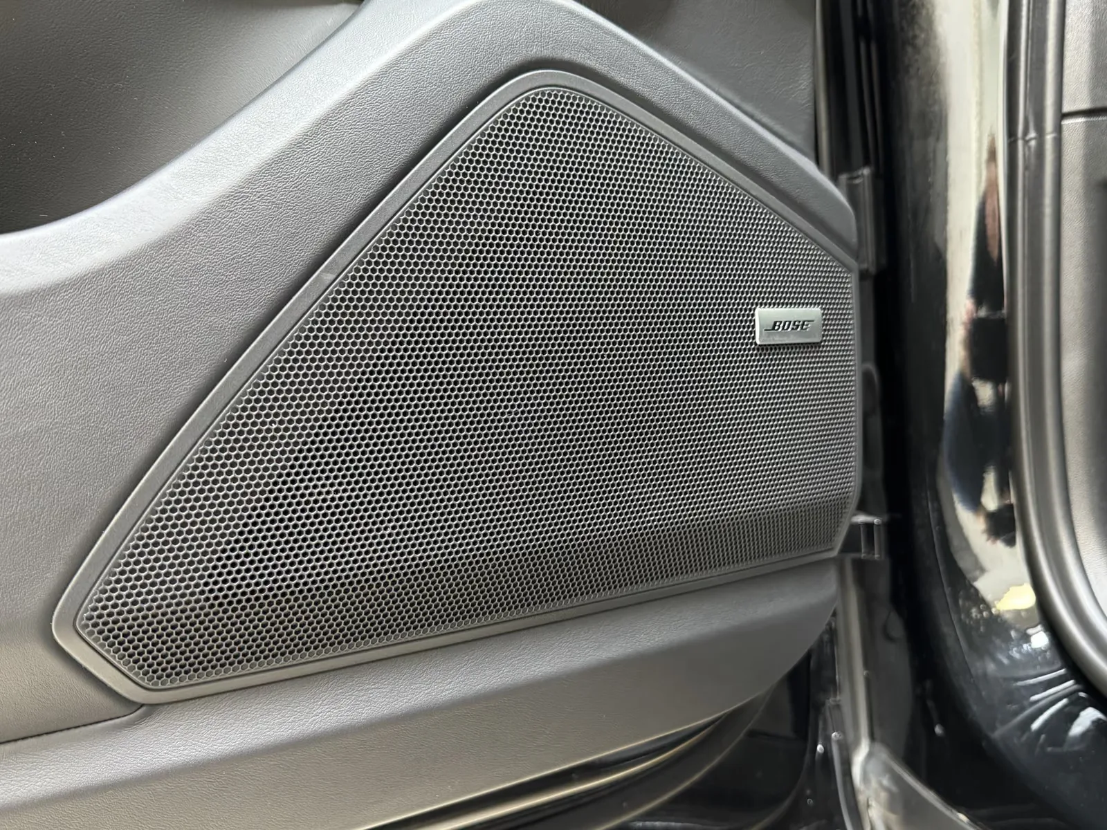 2023 Porsche Cayenne E-Hybrid Platinum Edition, 16/30