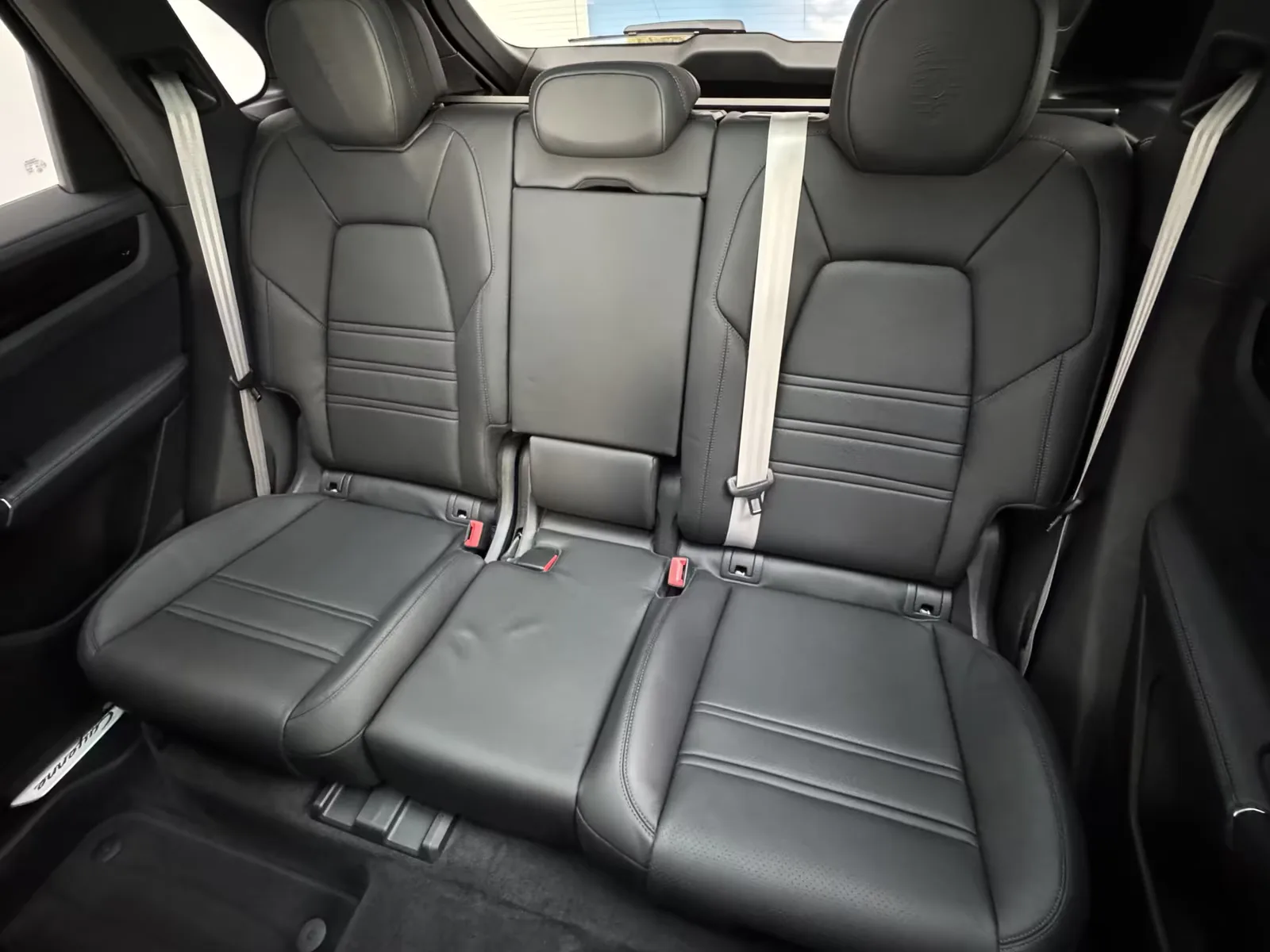 2023 Porsche Cayenne E-Hybrid Platinum Edition, 18/30