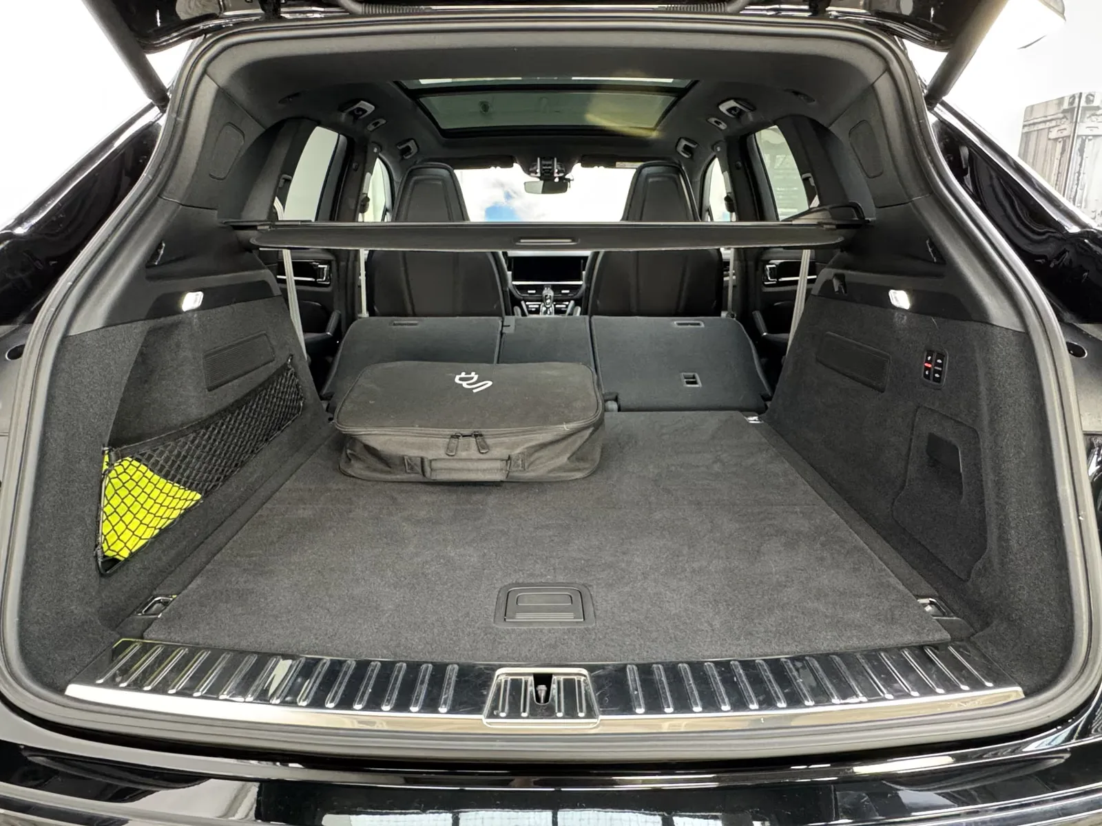 2023 Porsche Cayenne E-Hybrid Platinum Edition, 22/30