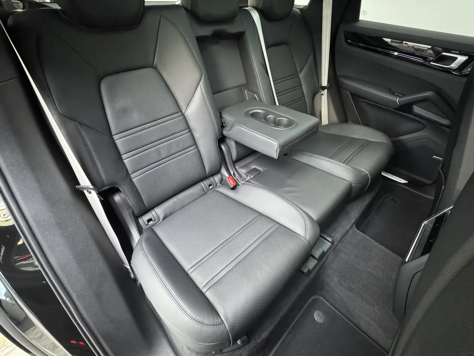 2023 Porsche Cayenne E-Hybrid Platinum Edition, 25/30