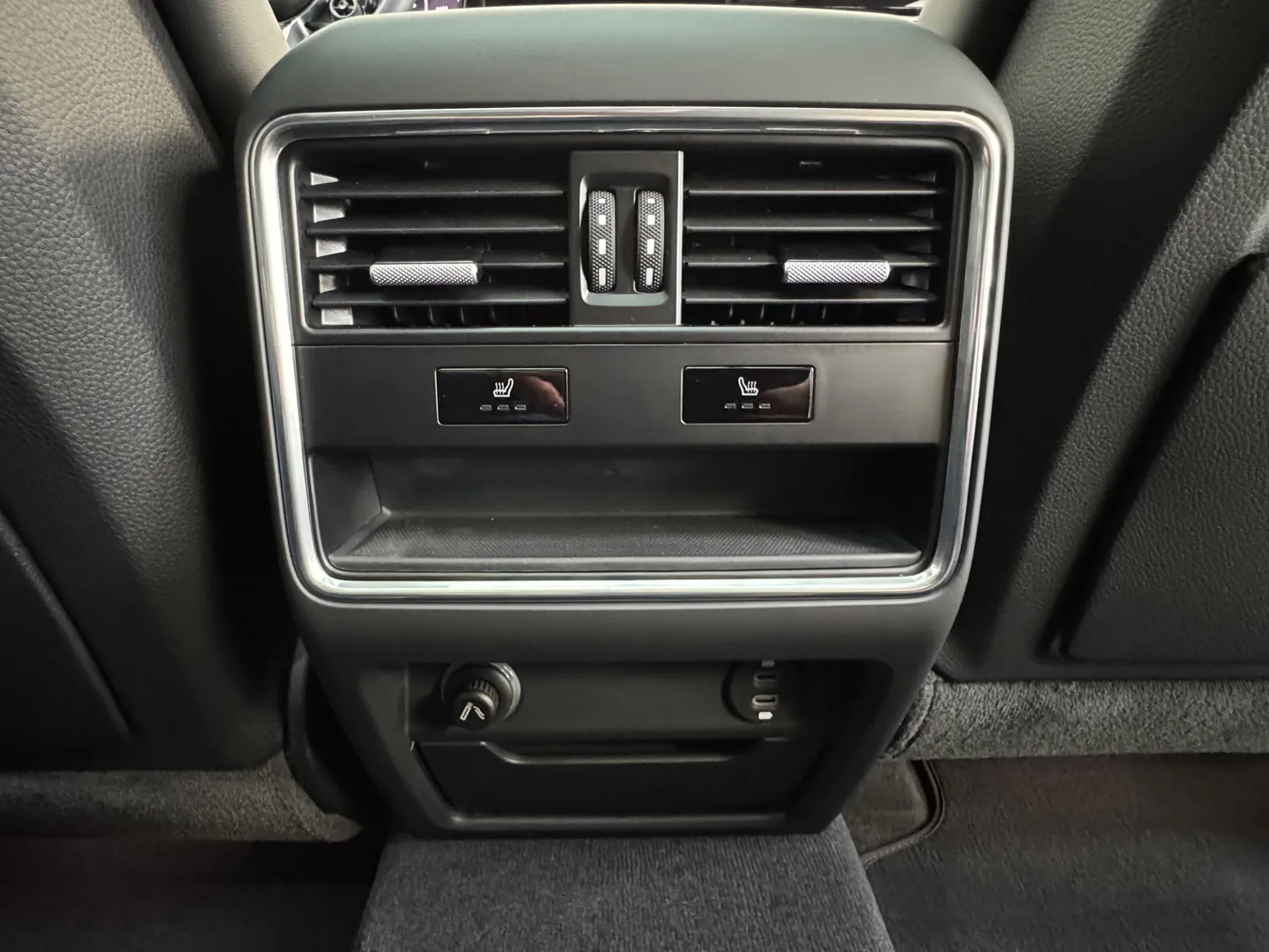 2023 Porsche Cayenne E-Hybrid Platinum Edition, 26/30