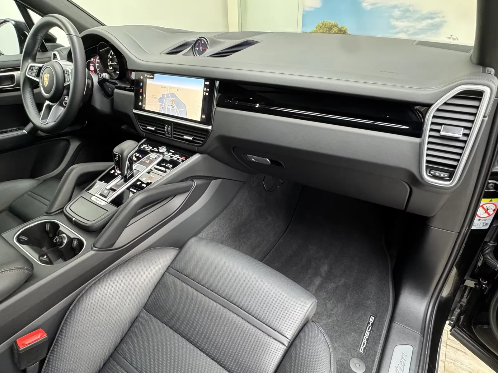 2023 Porsche Cayenne E-Hybrid Platinum Edition, 29/30