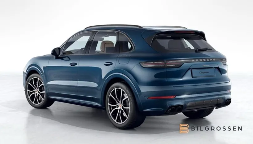 2023 Porsche Cayenne E-Hybrid Platinum Edition, 2/3