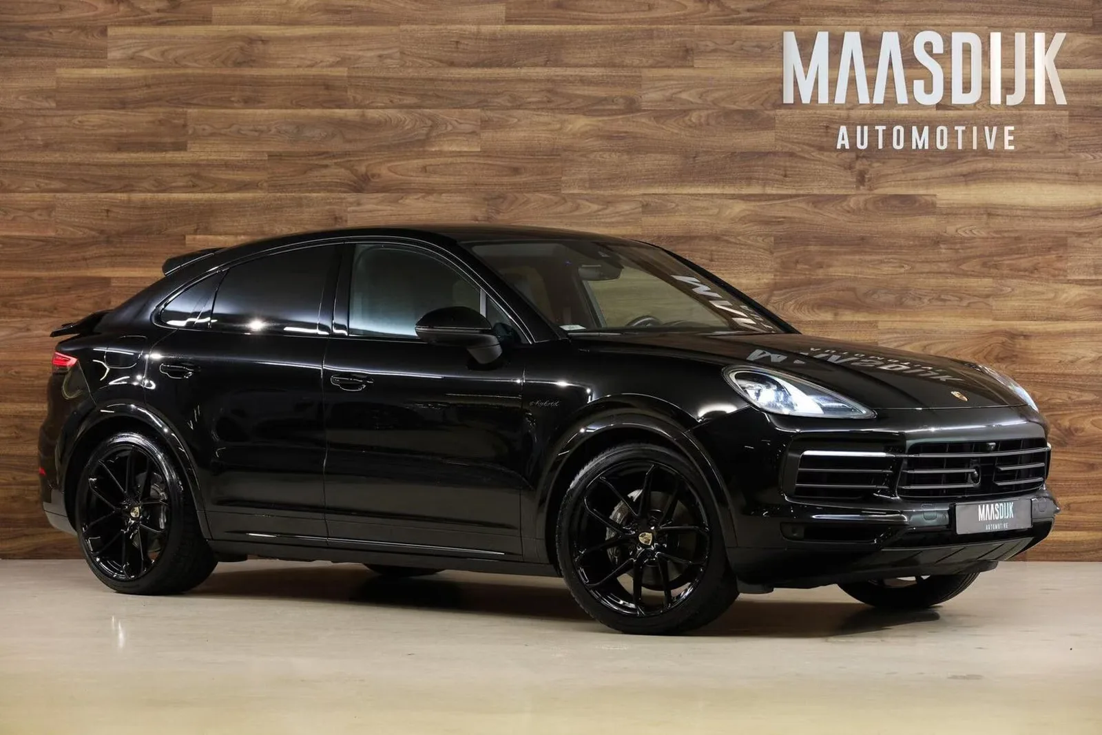 2023 Porsche Cayenne Coupé E-Hybrid Platinum Edition, 4/30