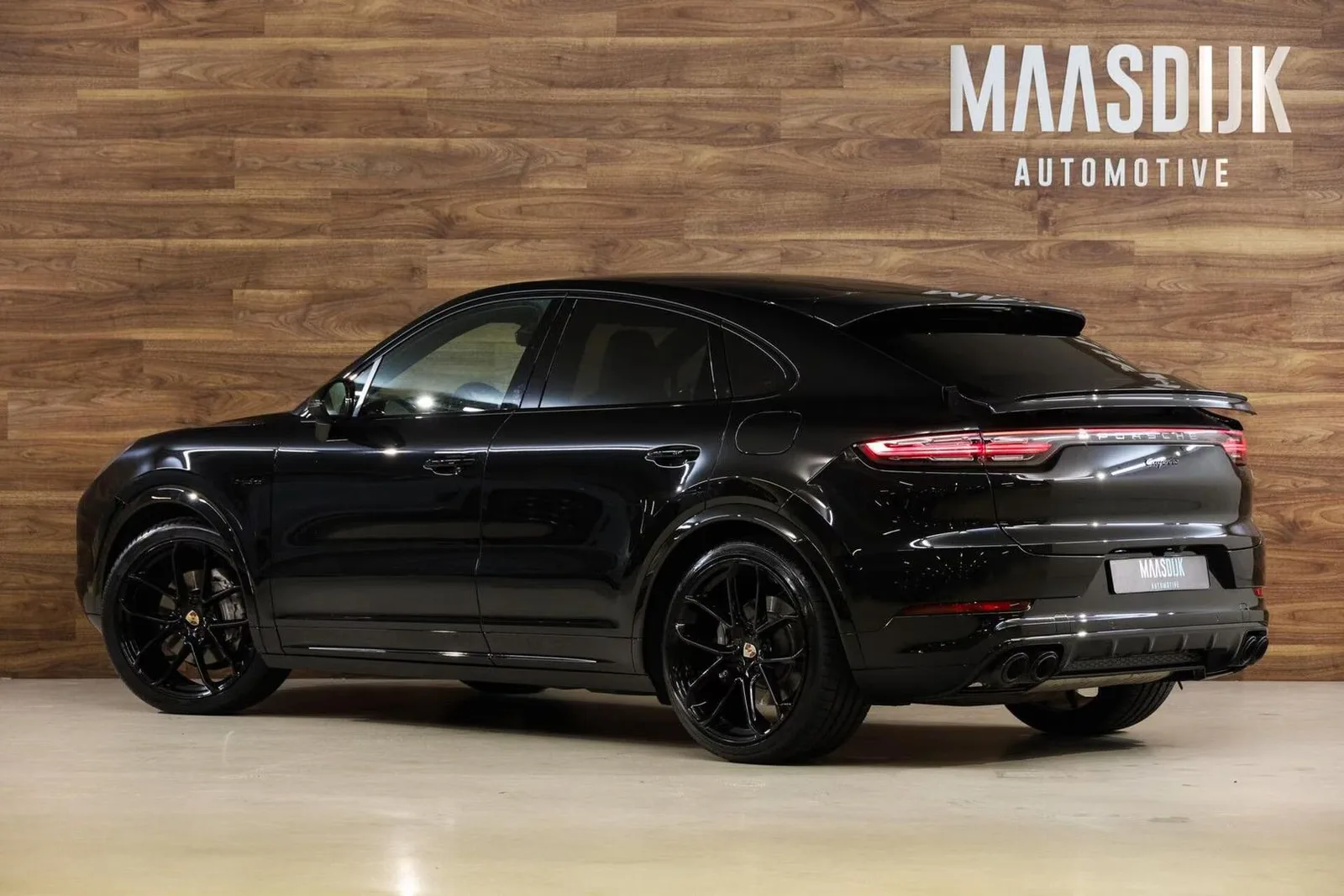 2023 Porsche Cayenne Coupé E-Hybrid Platinum Edition, 11/30