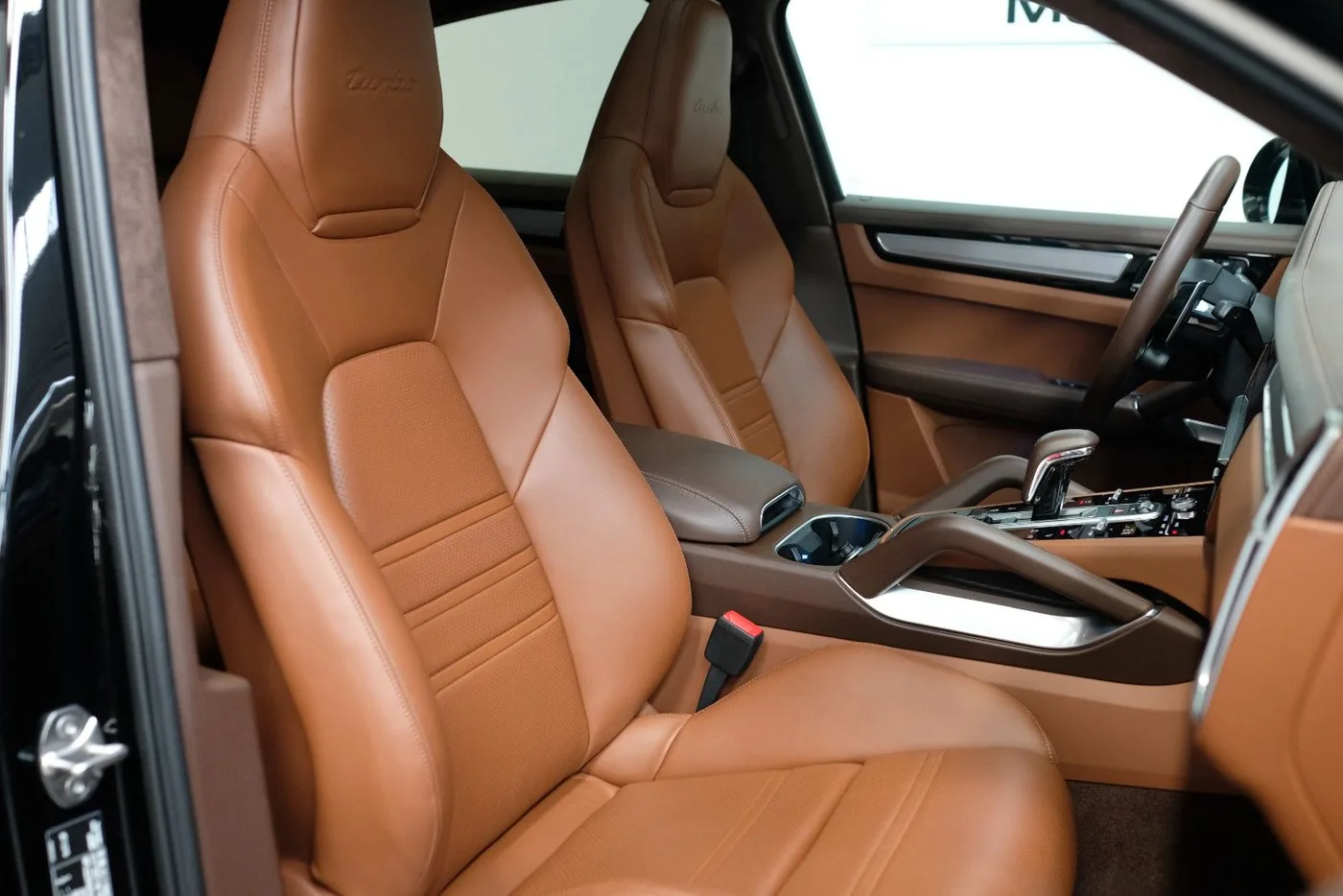 2023 Porsche Cayenne Turbo Coupé proposée par un concessionnaire spécialisé à Nuremberg, Allemagne, photo 14 sur 15