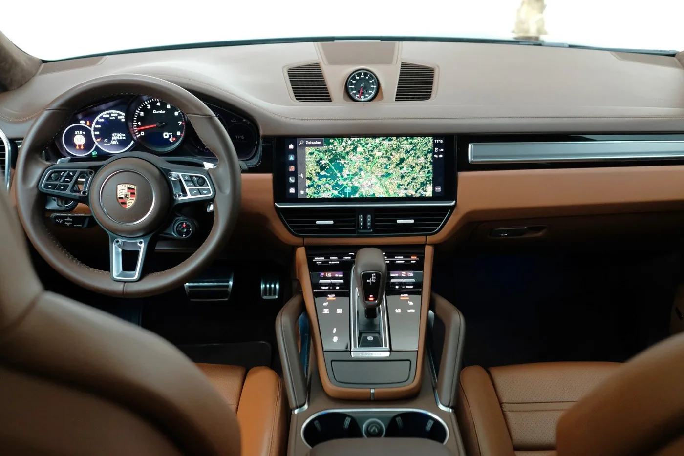 2023 Porsche Cayenne Turbo Coupé proposée par un concessionnaire spécialisé à Nuremberg, Allemagne, photo 15 sur 15