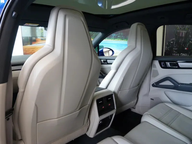 2023 Porsche Cayenne E-Hybrid Coupé, 22/28