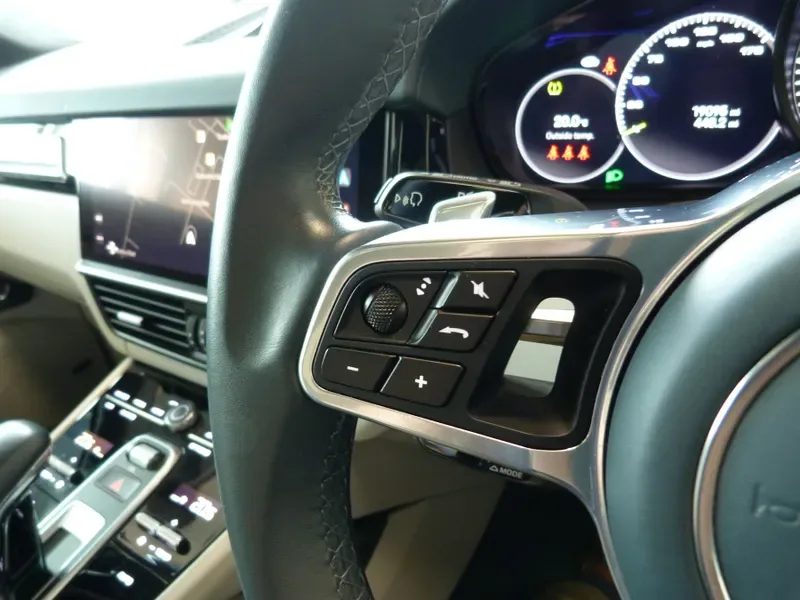 2023 Porsche Cayenne E-Hybrid Coupé, 24/28