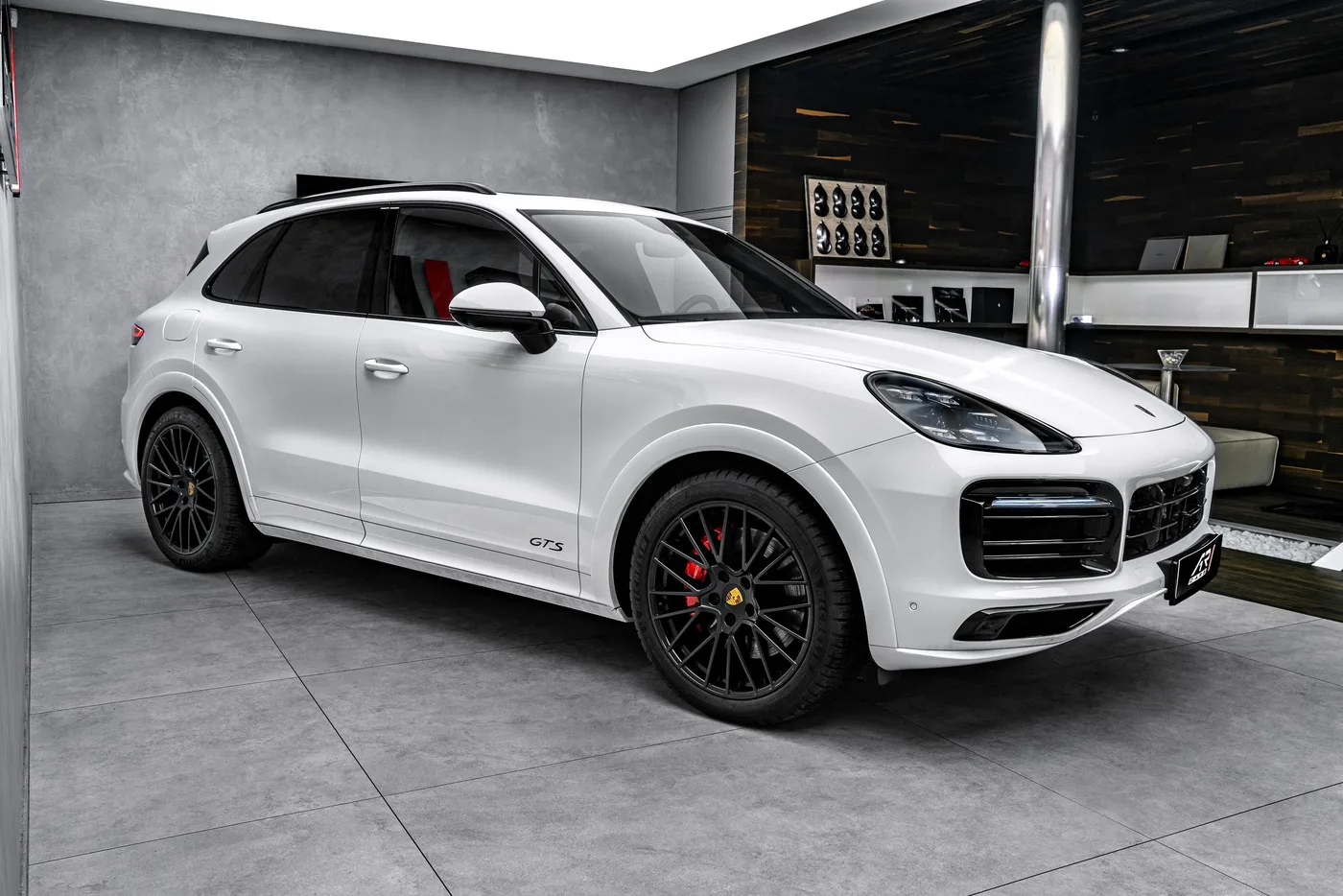 2023 Porsche Cayenne GTS offered by a specialist dealer in Ostrava, Czechia, photo 4 of 15