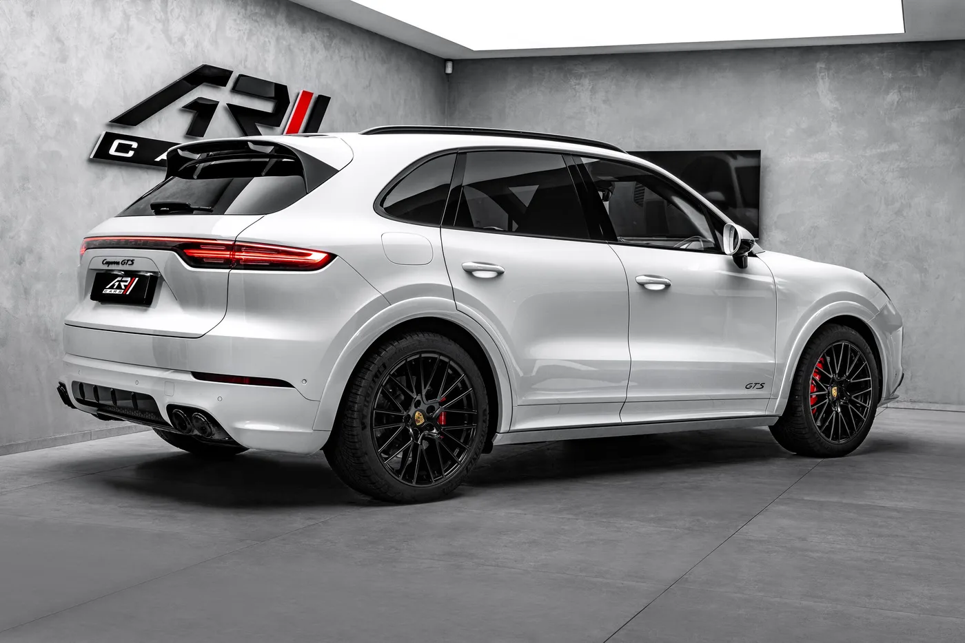 2023 Porsche Cayenne GTS offered by a specialist dealer in Ostrava, Czechia, photo 5 of 15