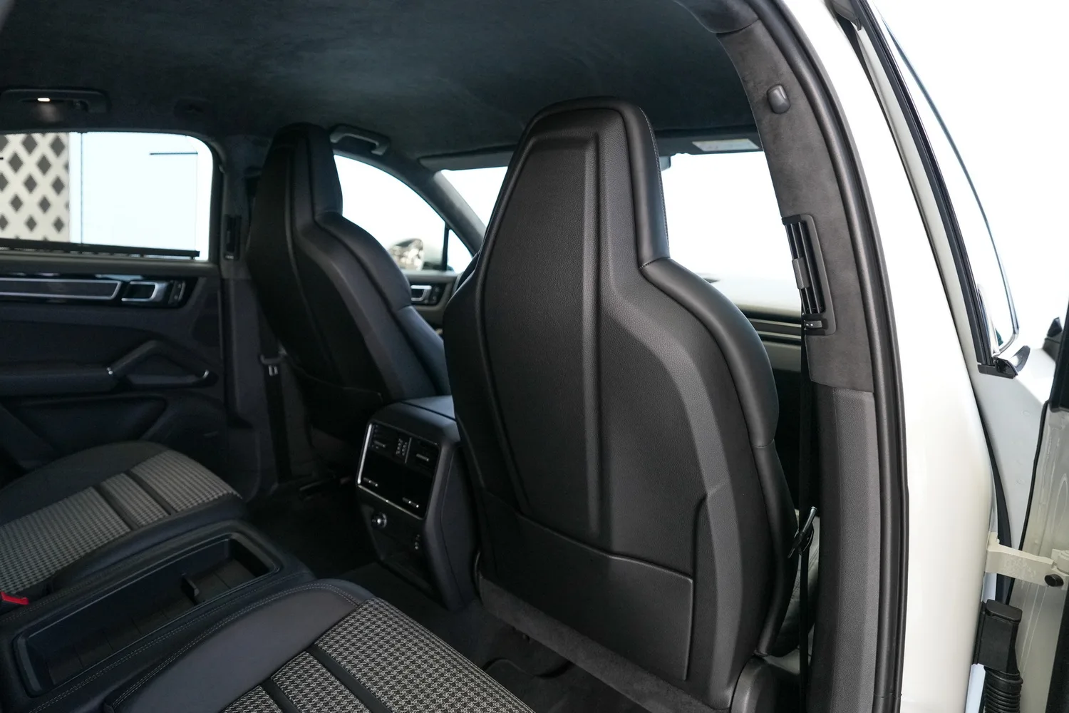2023 Porsche Cayenne GTS Coupé, 10/19