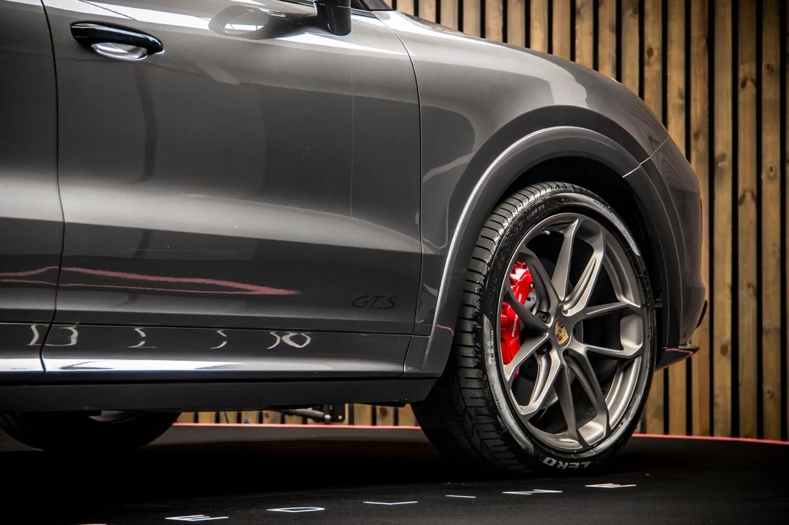 2023 Porsche Cayenne GTS Coupé, 13/30