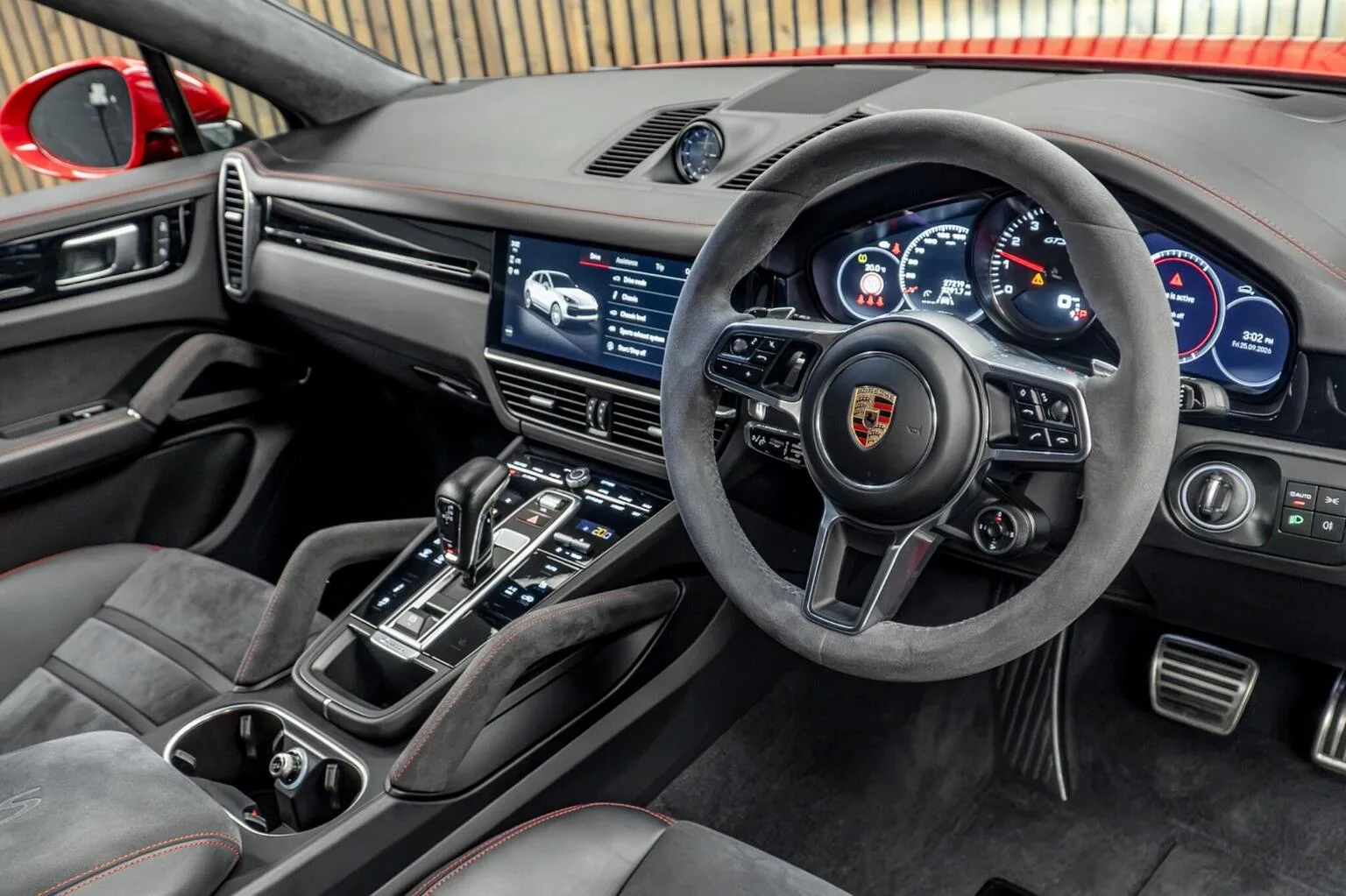 2023 Porsche Cayenne GTS Coupé, 22/30