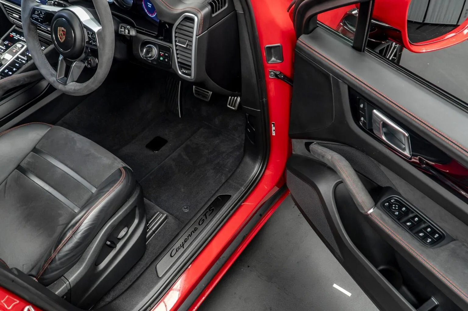 2023 Porsche Cayenne GTS Coupé, 28/30