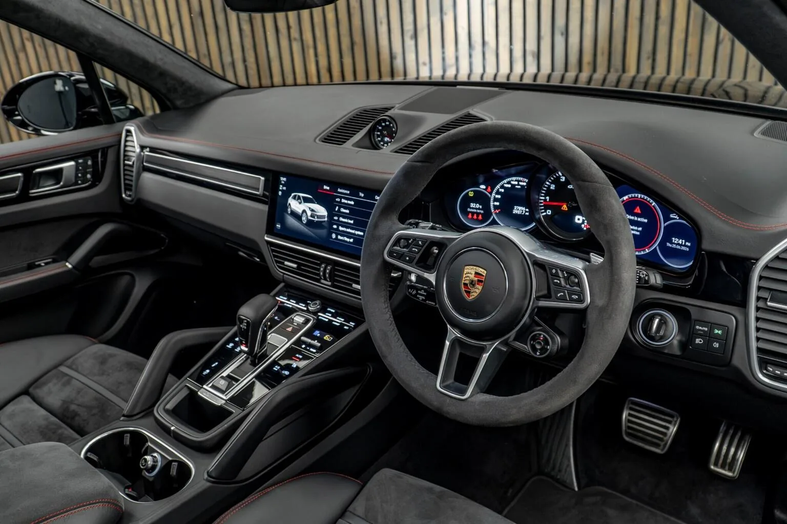 2023 Porsche Cayenne GTS, 22/30