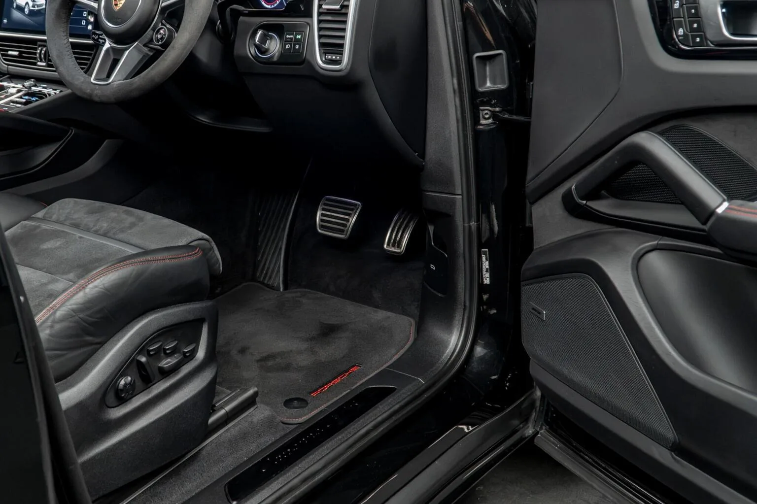 2023 Porsche Cayenne GTS, 28/30