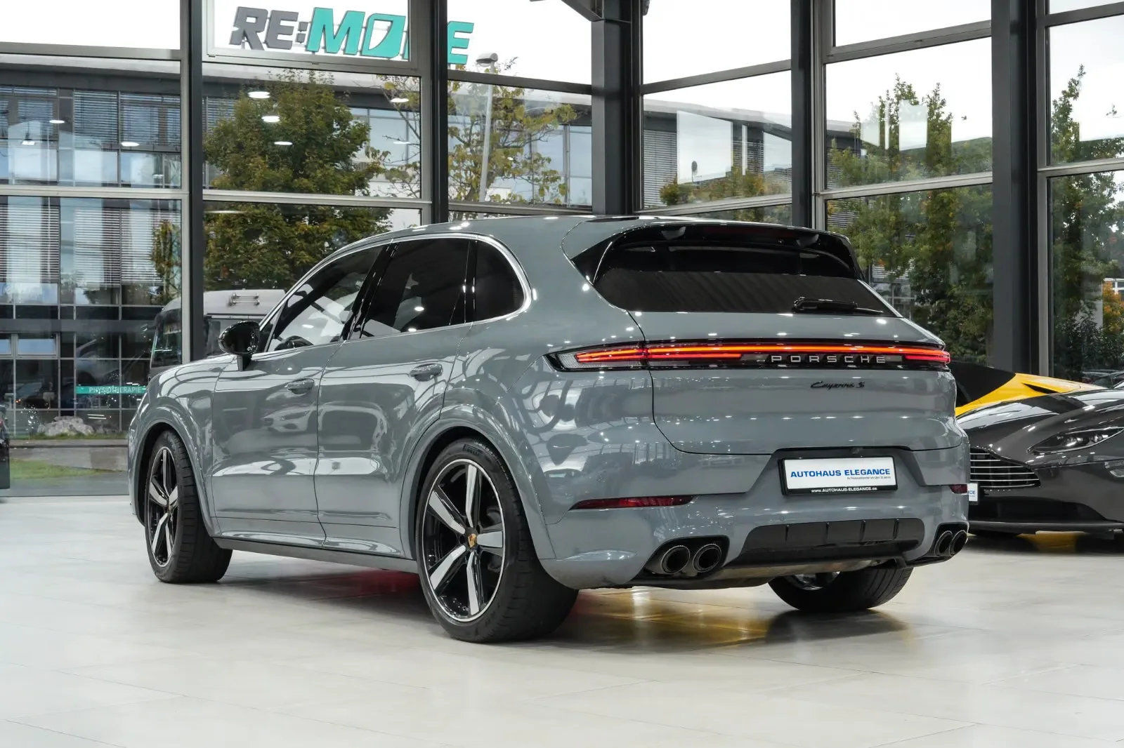 2023 Porsche Cayenne S, 8/30