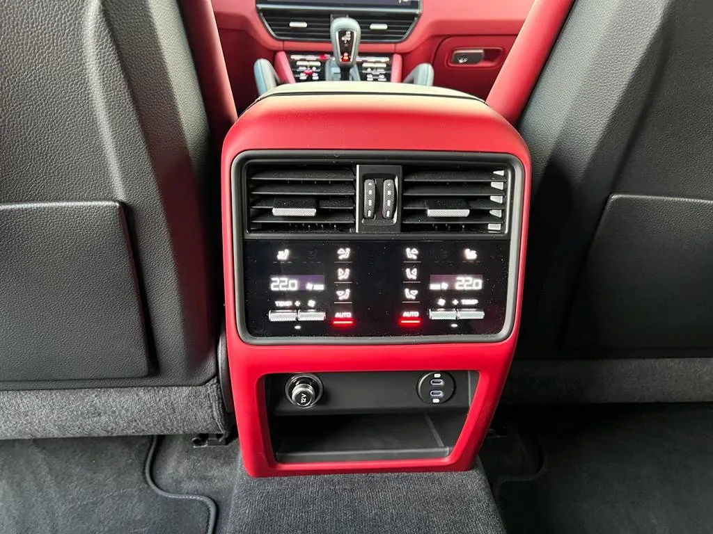 2023 Porsche Cayenne Turbo GT, 16/20