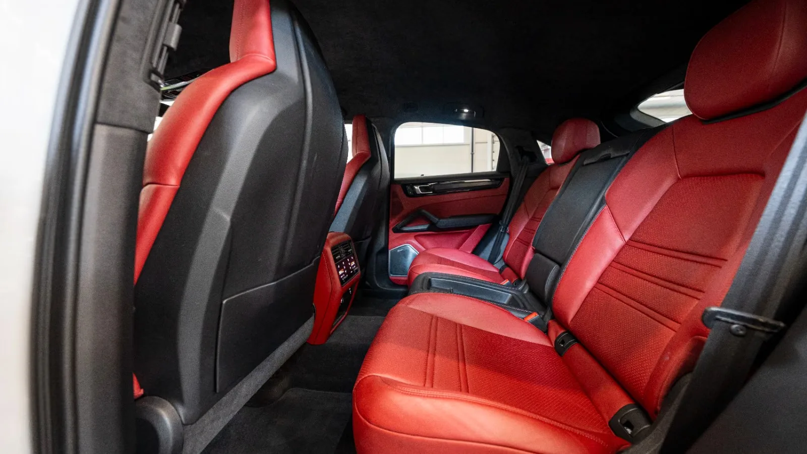 2023 Porsche Cayenne Turbo GT, 12/13