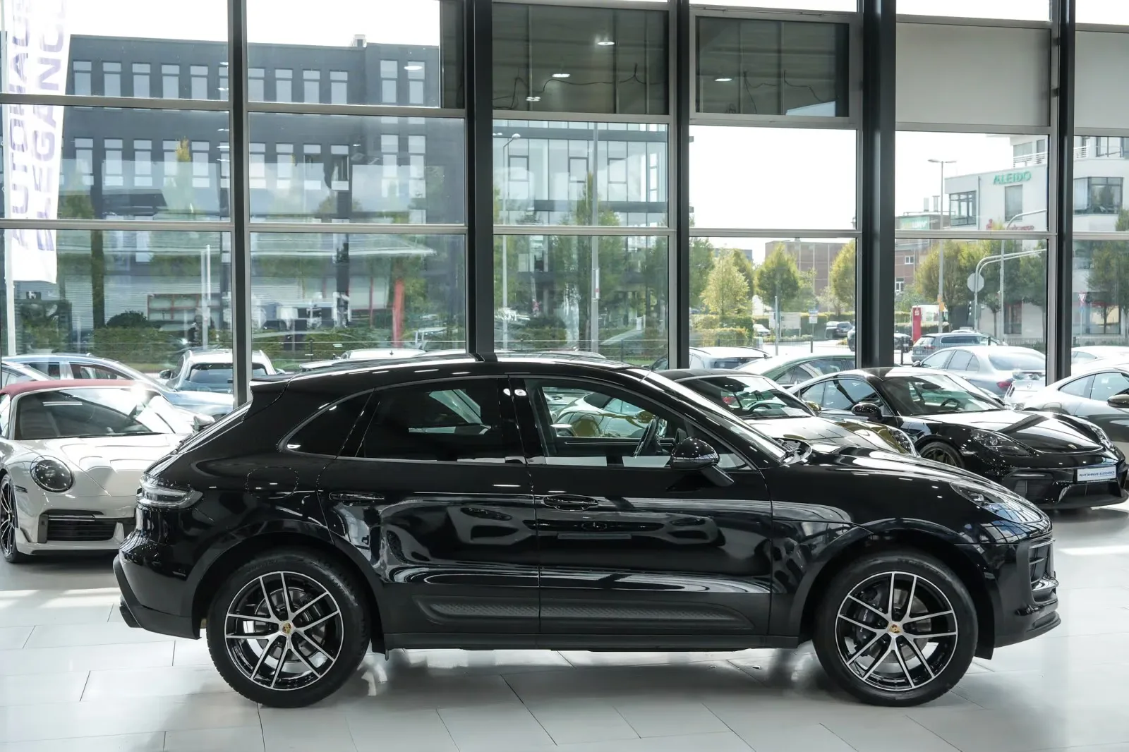 2023 Porsche Macan, 6/30