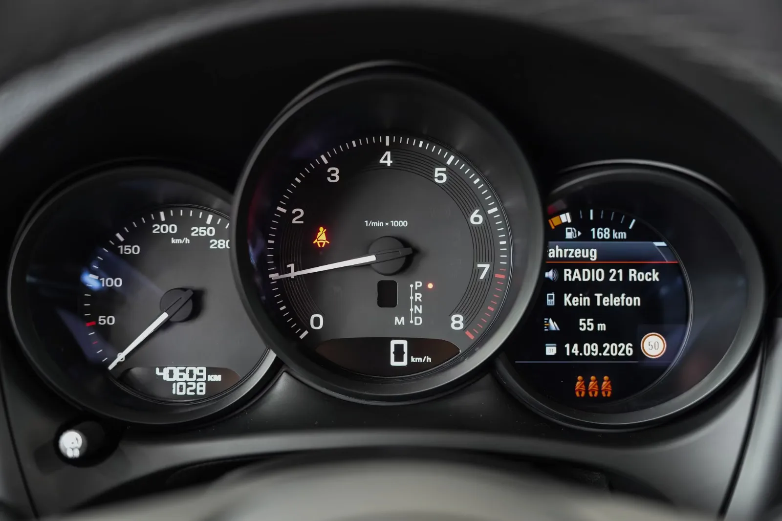2023 Porsche Macan, 19/30