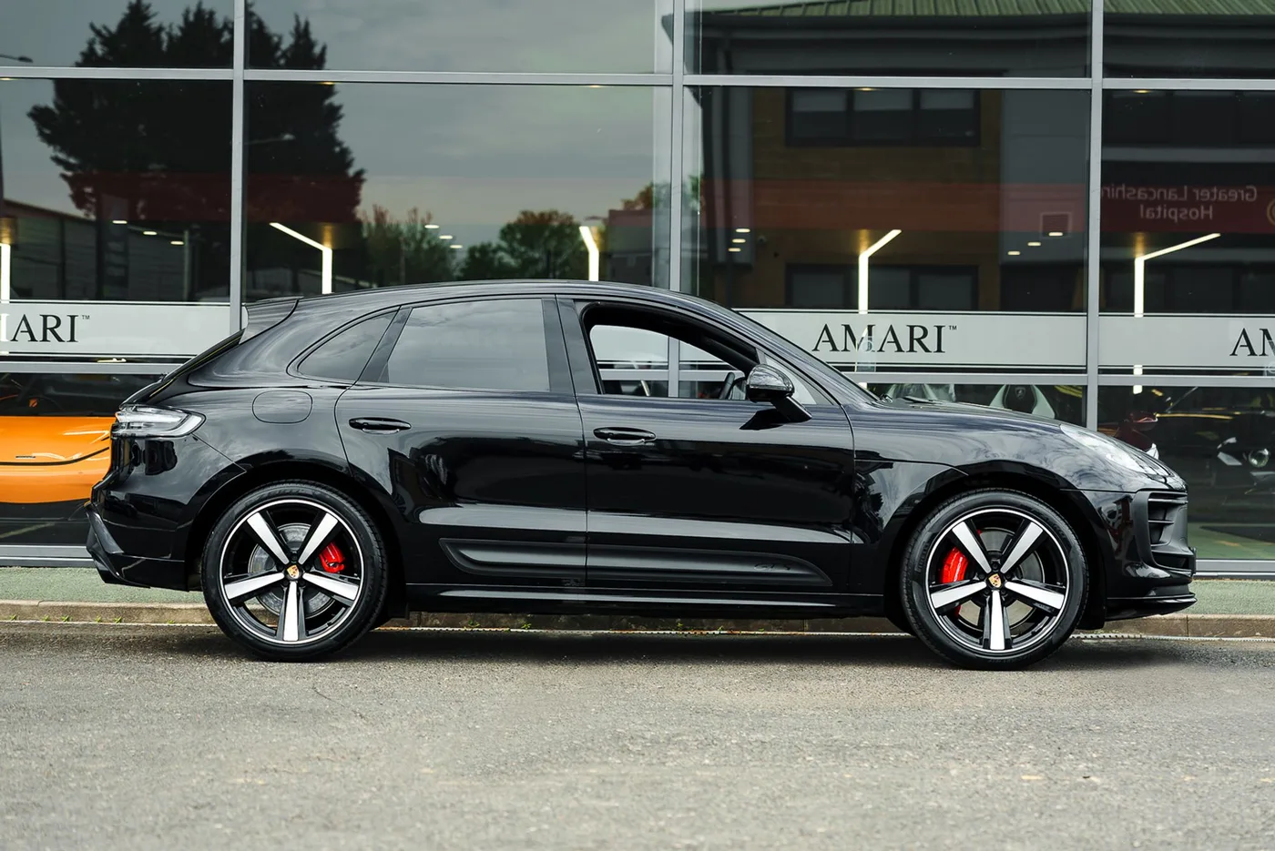 2023 Porsche Macan GTS angeboten von einem Supersportwagenhändler in Preston, Vereinigtes Königreich, Foto 4 von 25