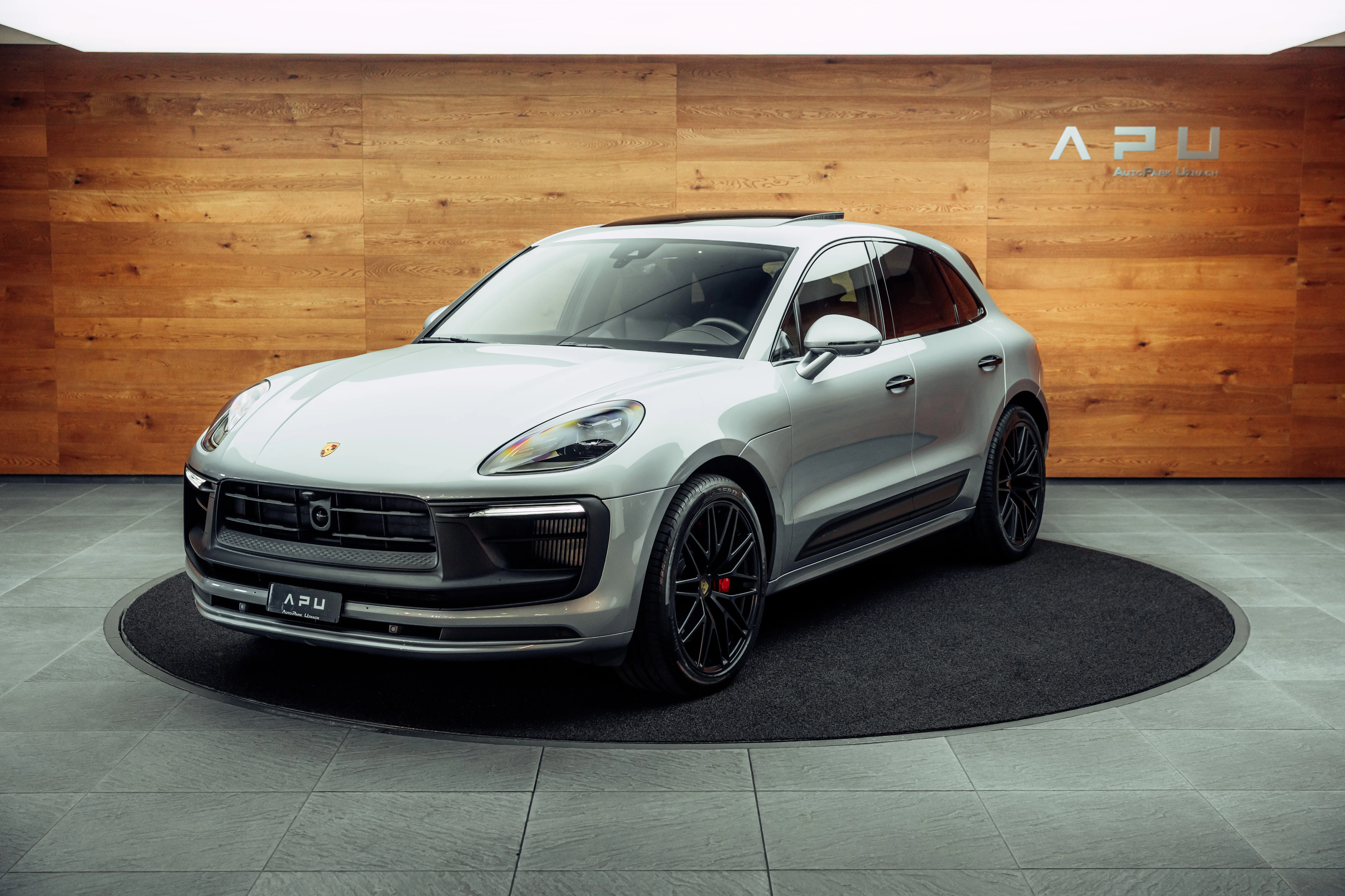 2023 Porsche Macan GTS, 4/19