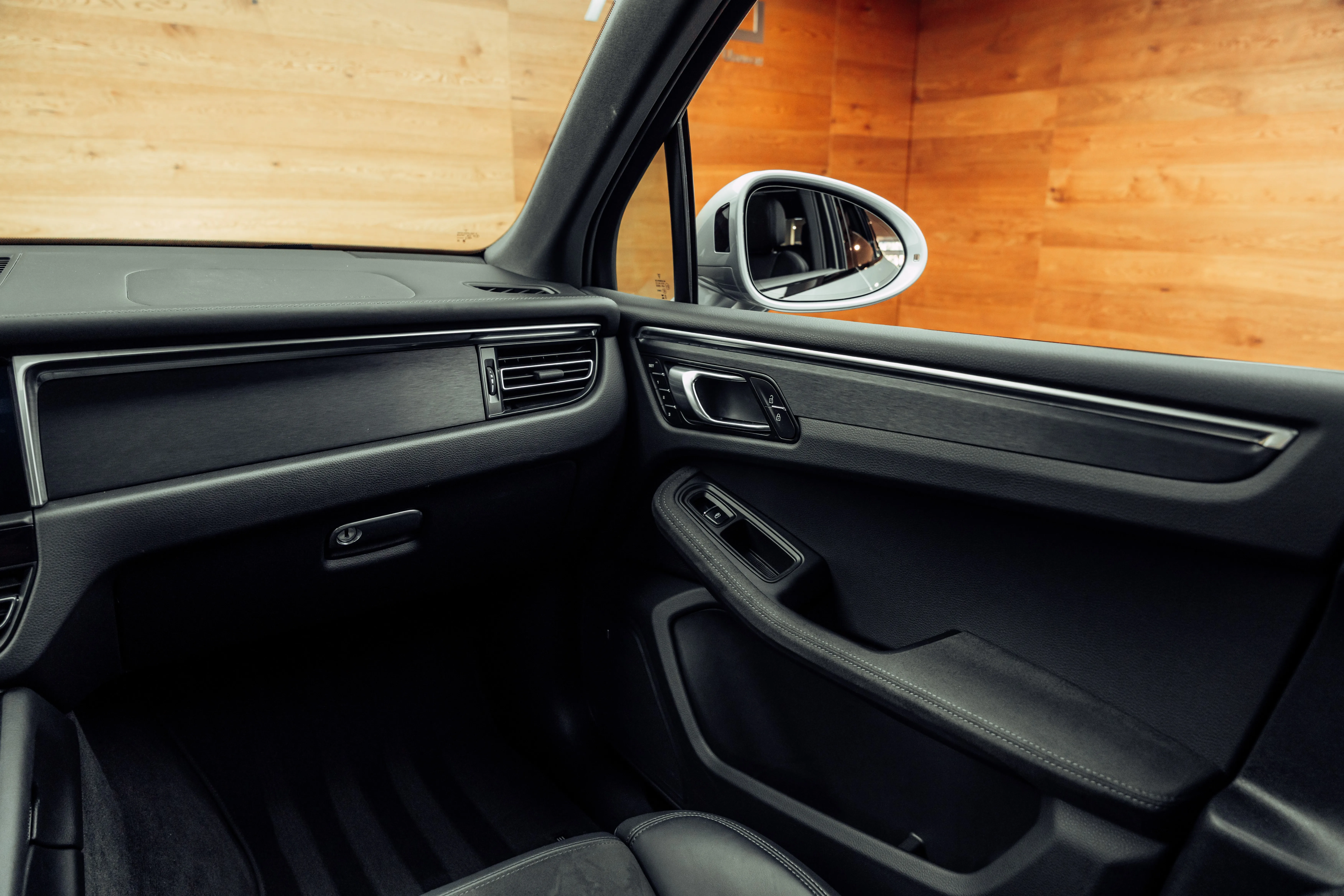 2023 Porsche Macan GTS, 10/19
