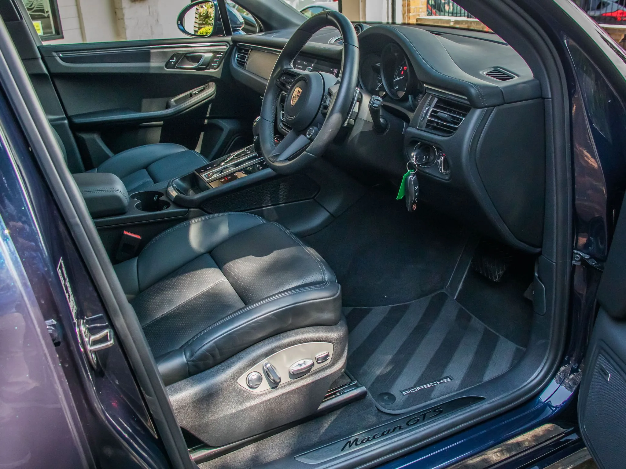 2023 Porsche Macan GTS, 16/23