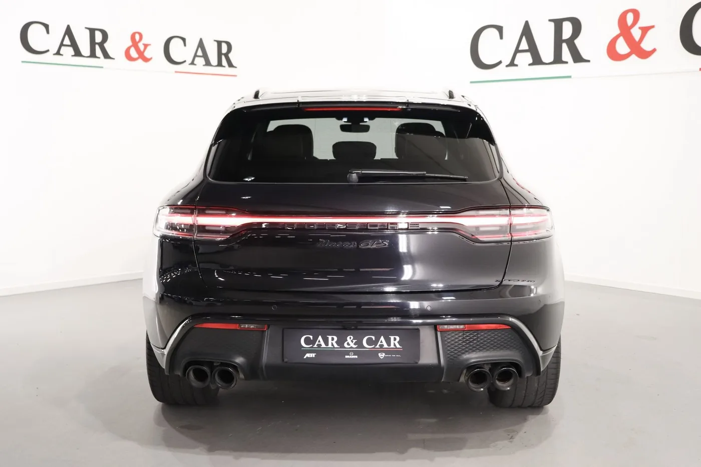 2023 Porsche Macan GTS offered by a supercar dealer in Zibido San Giacomo, Italy, photo 4 of 24
