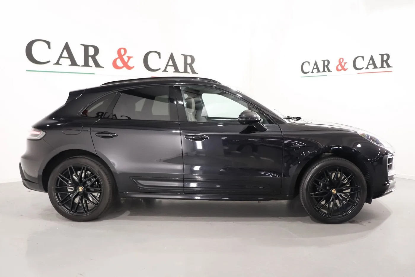 2023 Porsche Macan GTS offered by a supercar dealer in Zibido San Giacomo, Italy, photo 5 of 24